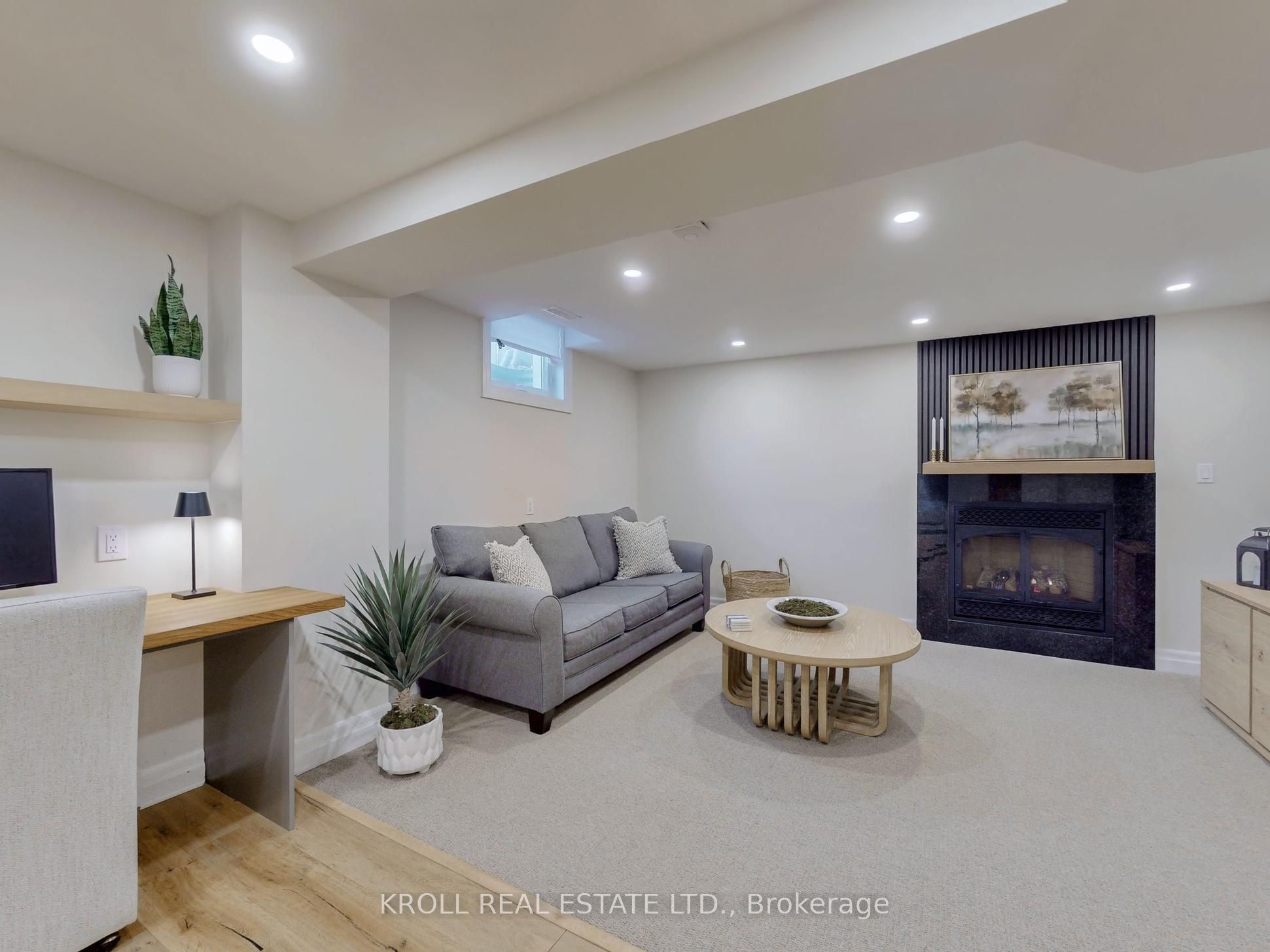 2974 Pettigrew Crescent