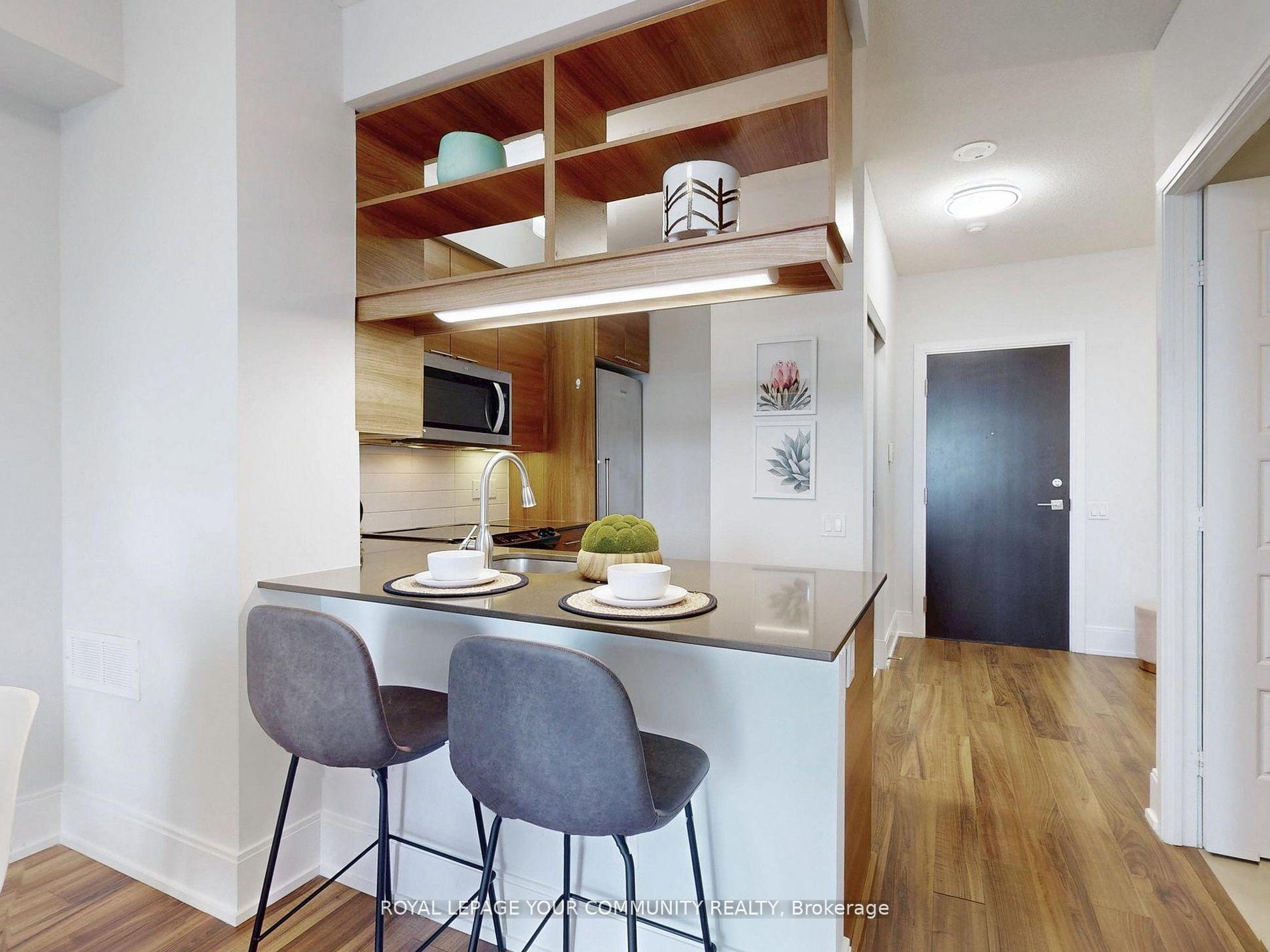 2 Bedrooms Condo at 15 Viking, Toronto For sale