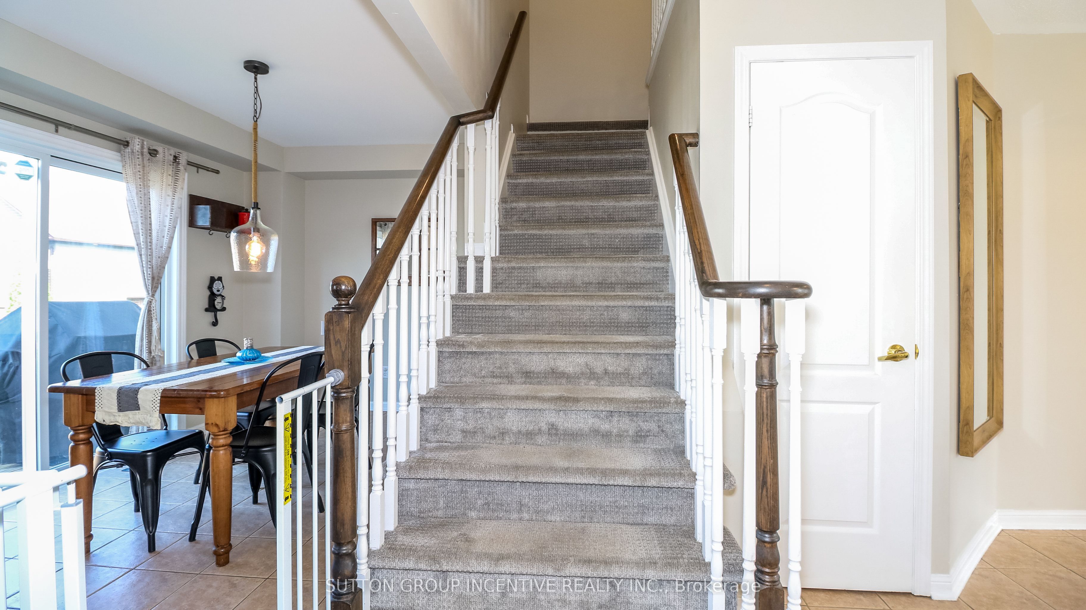 54 Succession Crescent W