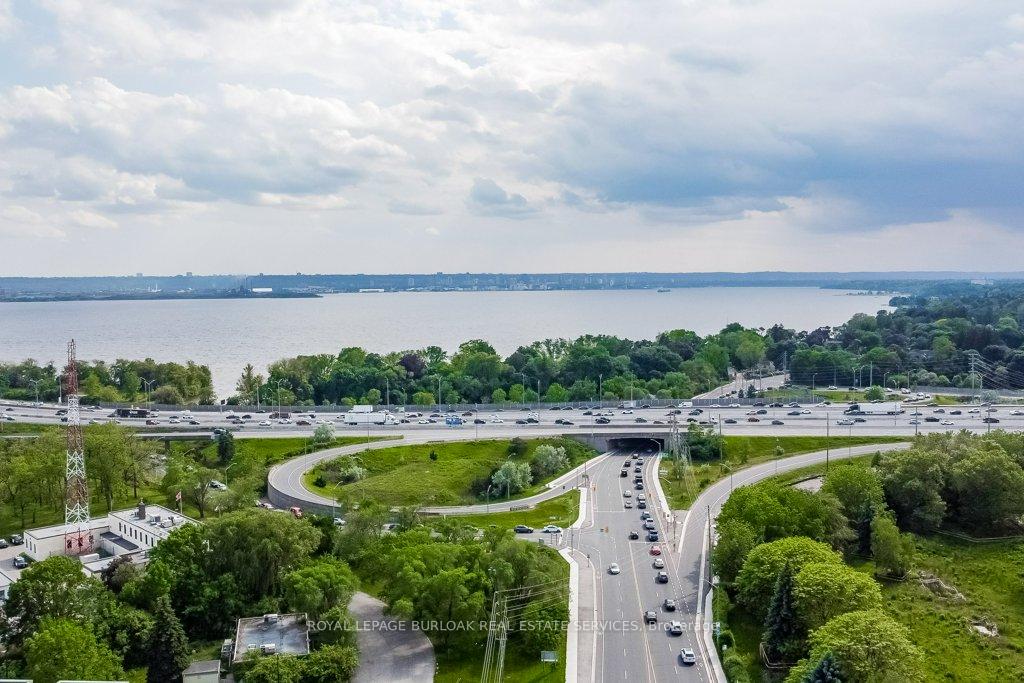 2 Bedrooms Condo at 1201 North Shore, Burlington For sale