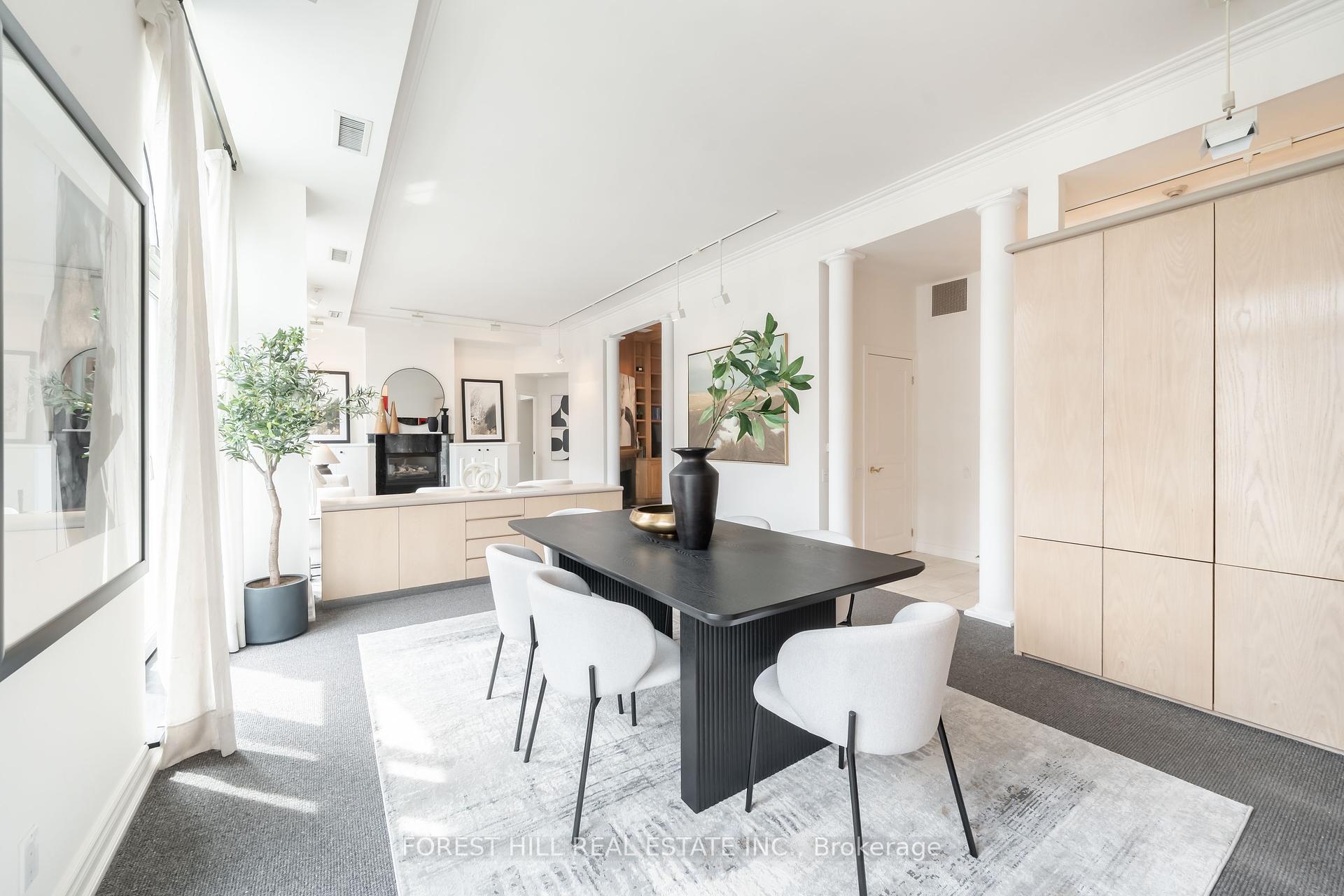 3 Bedrooms Condo at 1 Balmoral, Toronto For sale