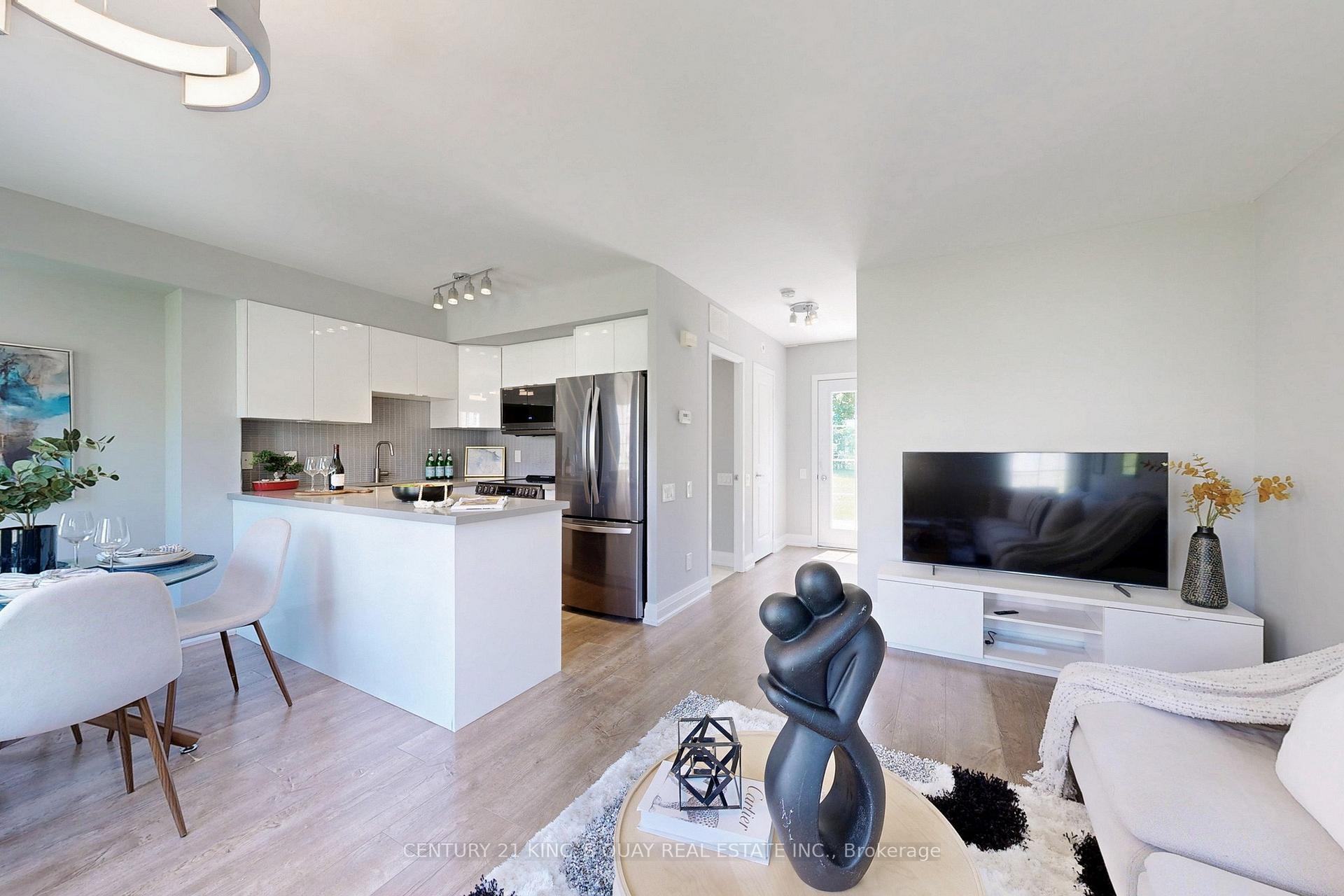 2 Bedrooms Condo at 9 Windermere, Toronto For sale