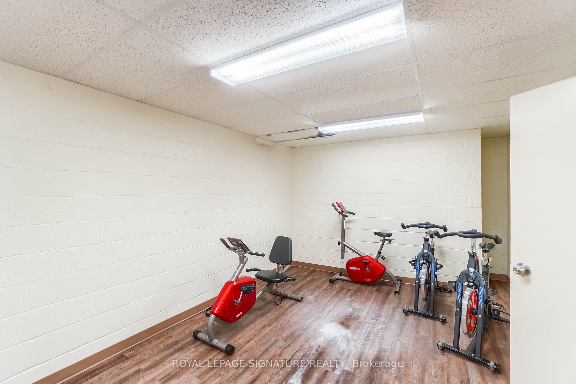 10 Tangreen Court, #702