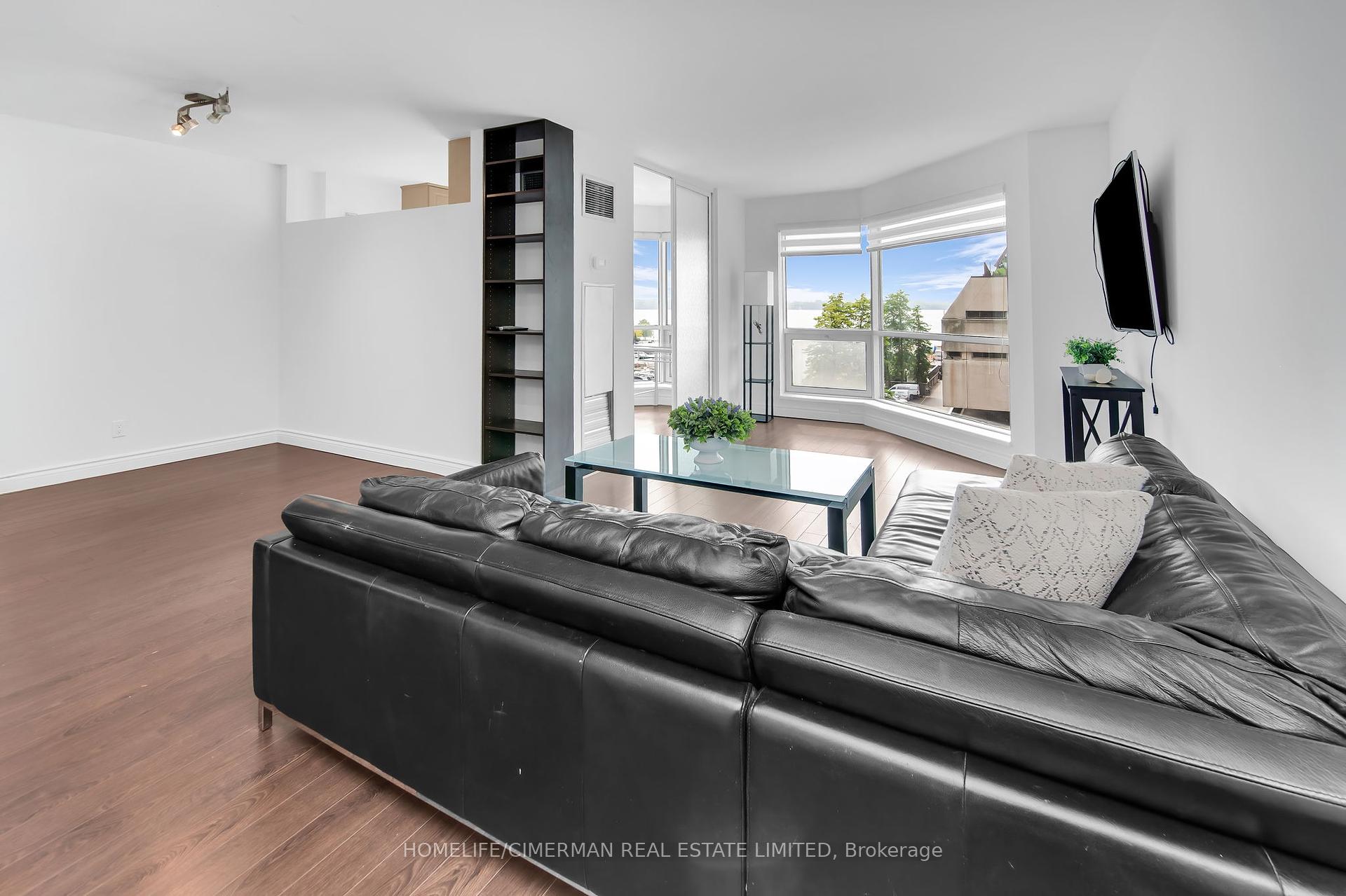 3 Bedrooms Condo at 10 Queens Quay, Toronto For sale