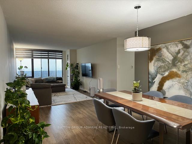 3 Bedrooms Condo at 10 Tangreen,  Toronto For sale
