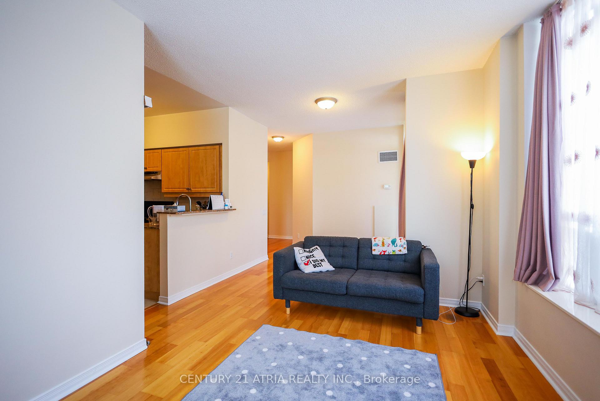 2 Bedrooms Condo at 455 Rosewell, Toronto For sale