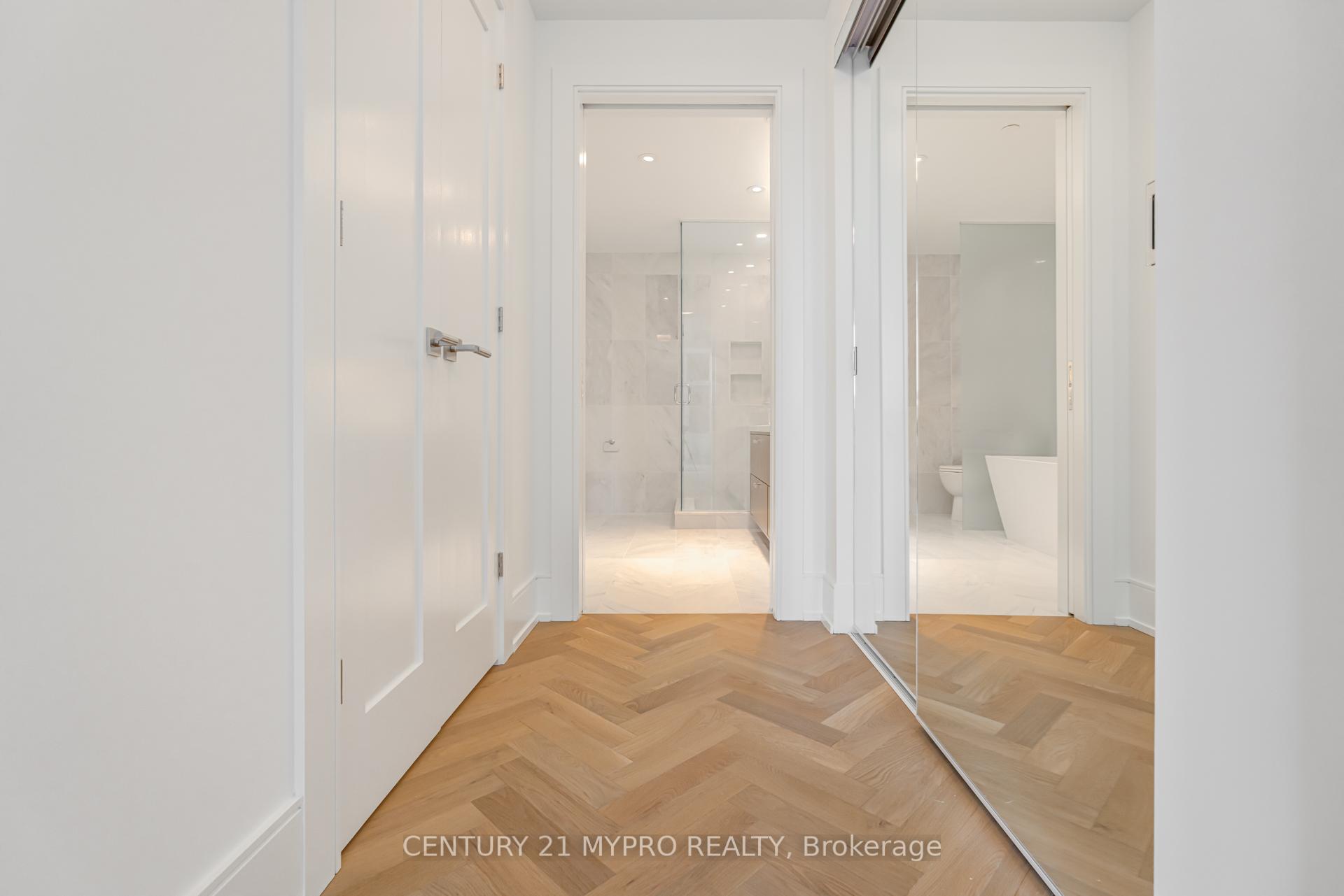 3 Bedrooms Condo at 455 Wellington,  Toronto For sale