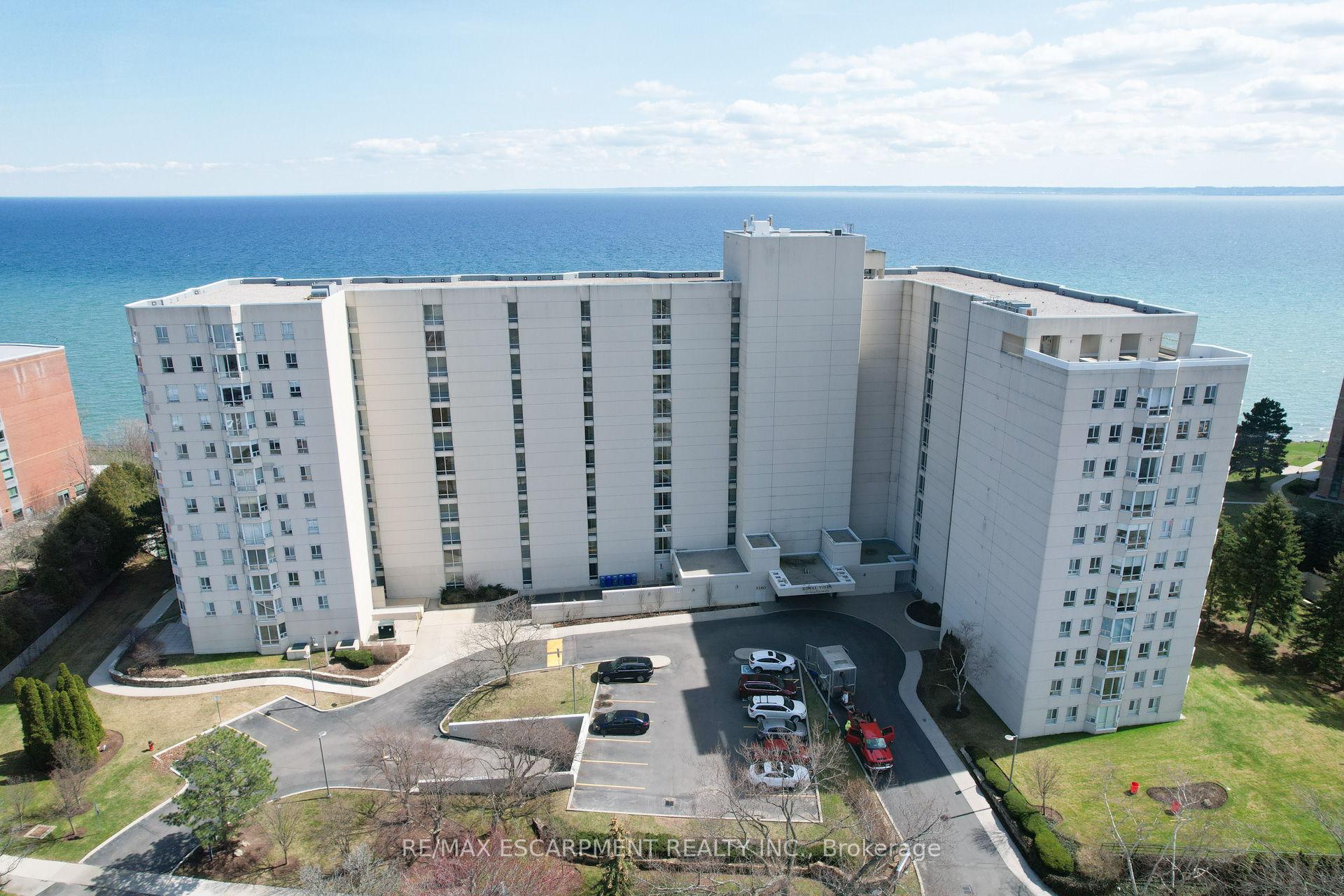 2 Bedrooms Condo at 5280 Lakeshore,  Burlington For sale