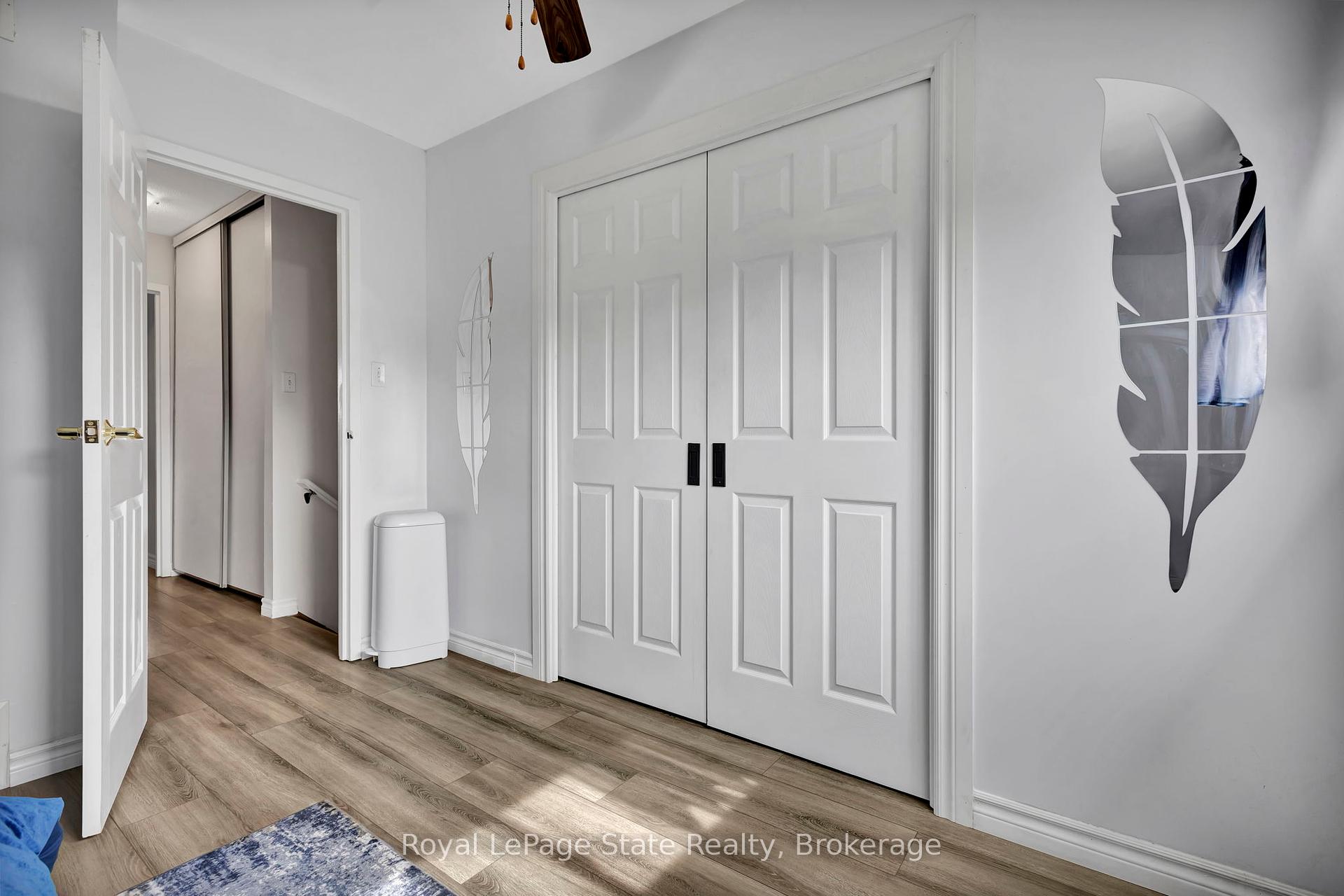 3 Bedrooms Condo at 11 Harrisford, Hamilton For sale