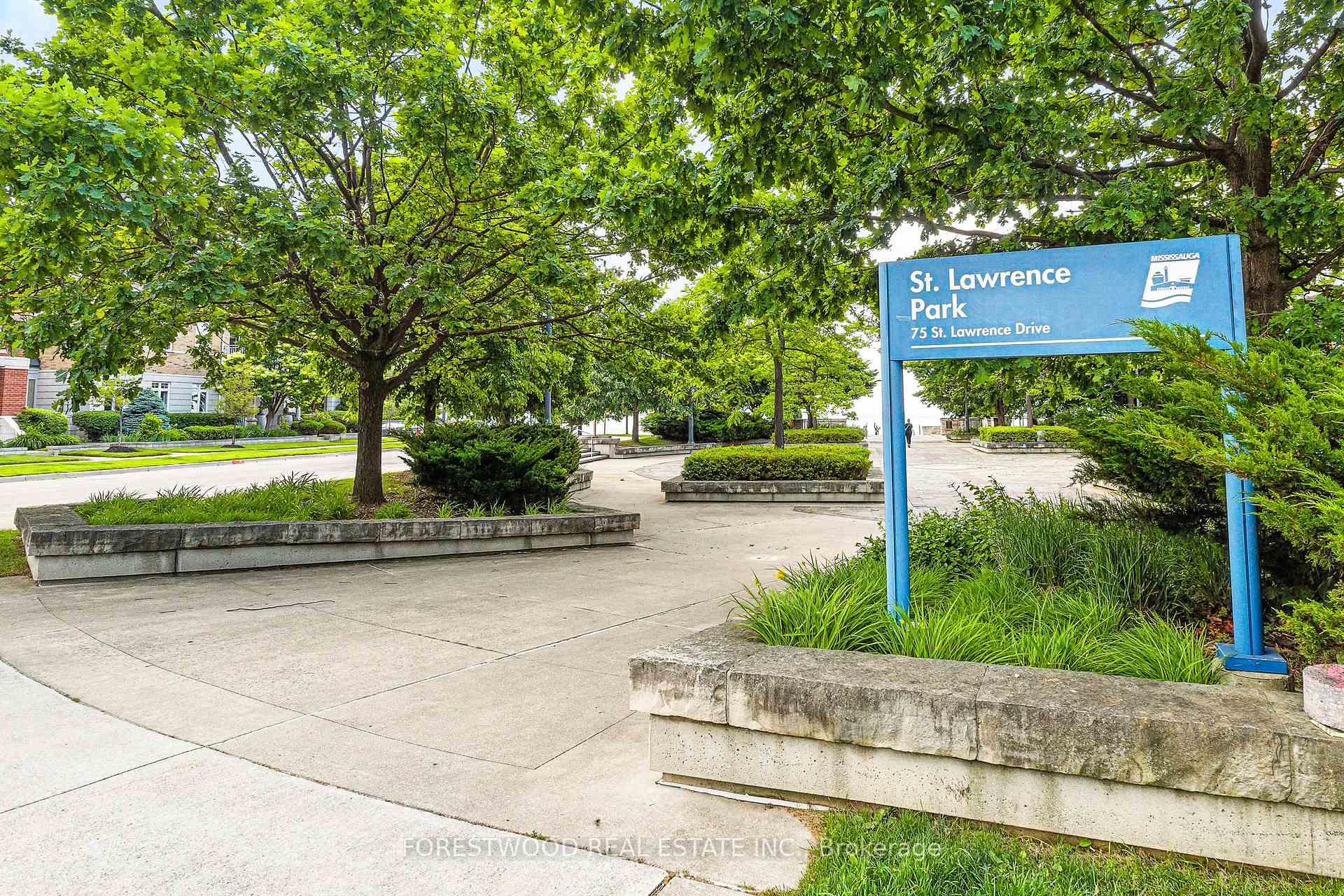 2 Bedrooms Condo at 80 Port, Mississauga For sale