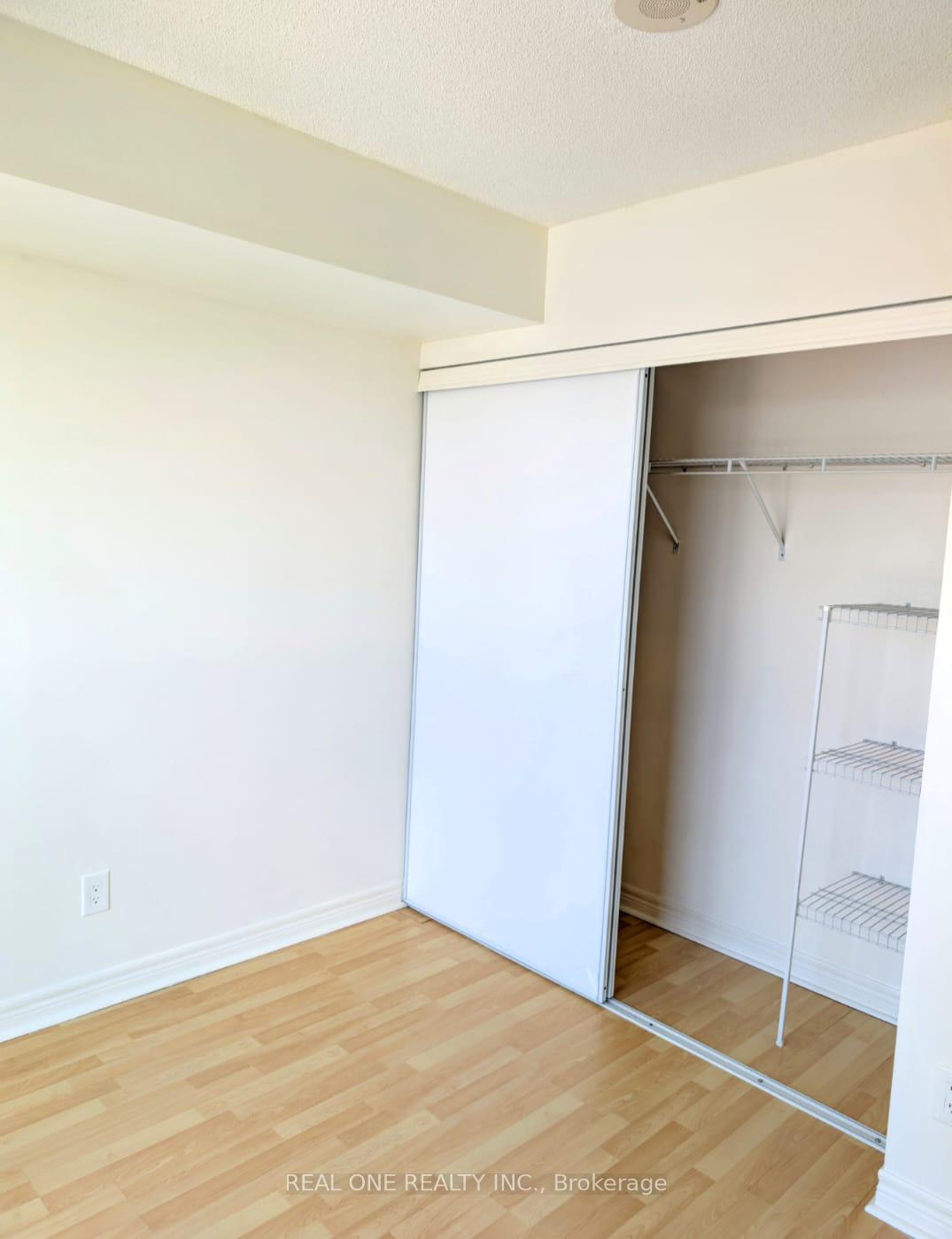 1 Bedroom Condo at 60 Town Centre, Toronto For sale