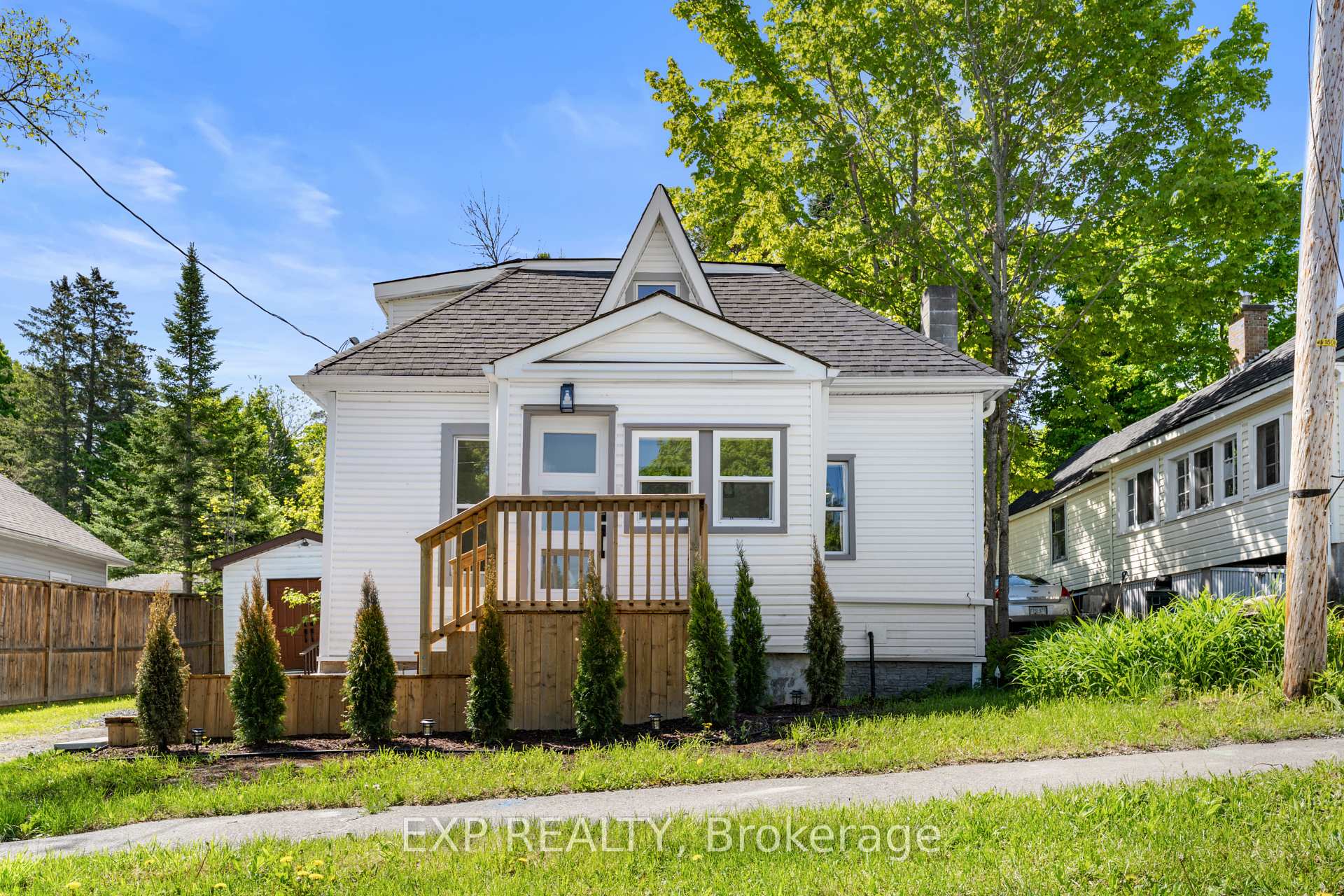 15 Duncan Street, Huntsville, ON P1H 1P6