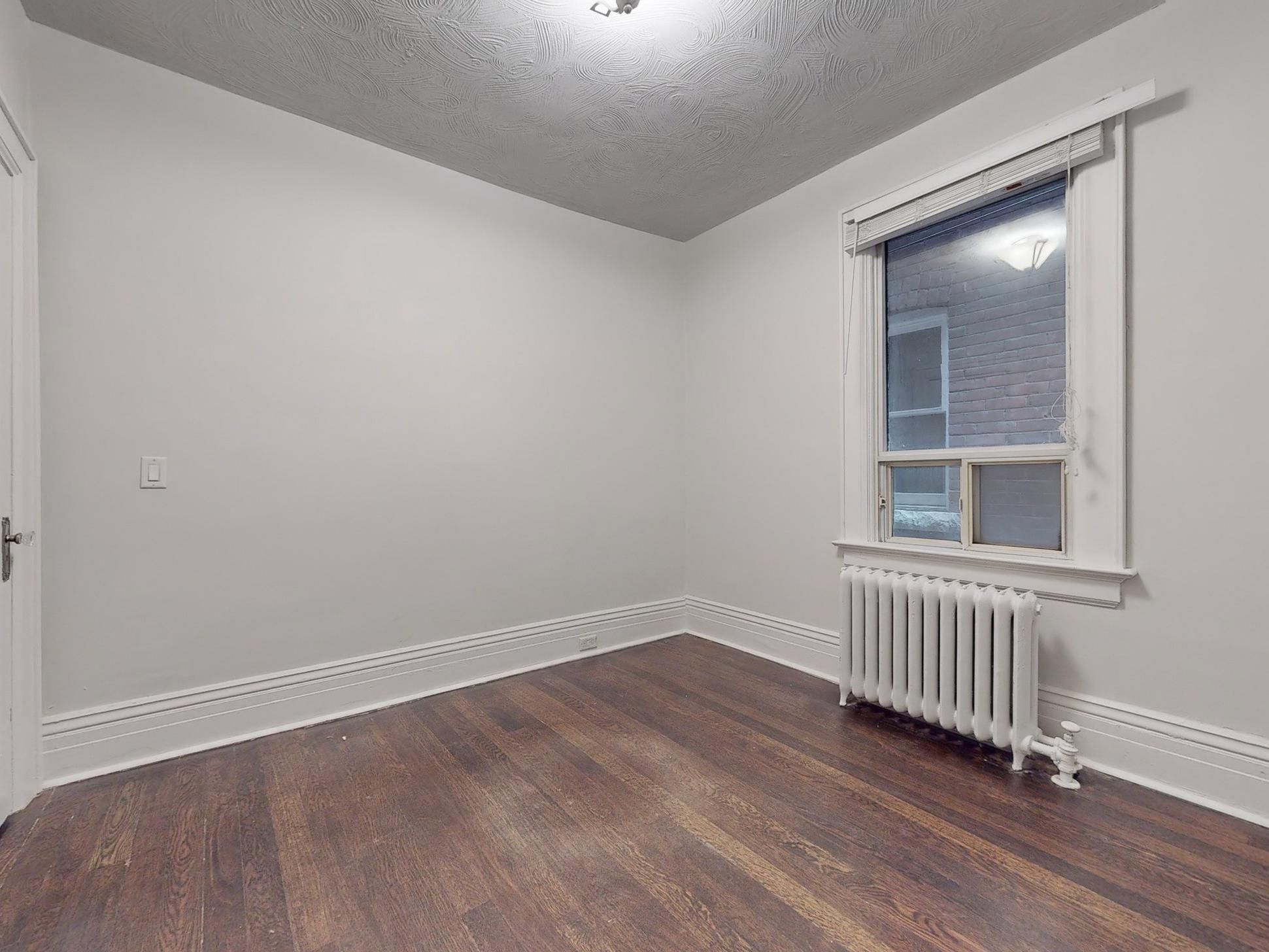 196 Glen Road S 1