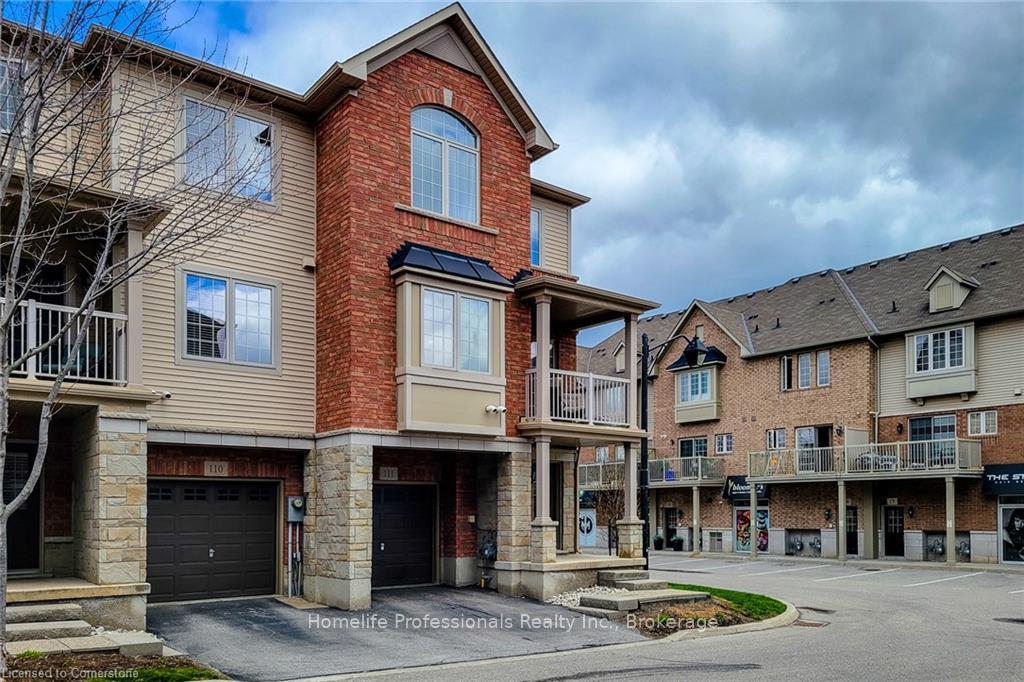 3 Bedrooms Condo at 1401 Plains, Burlington For sale