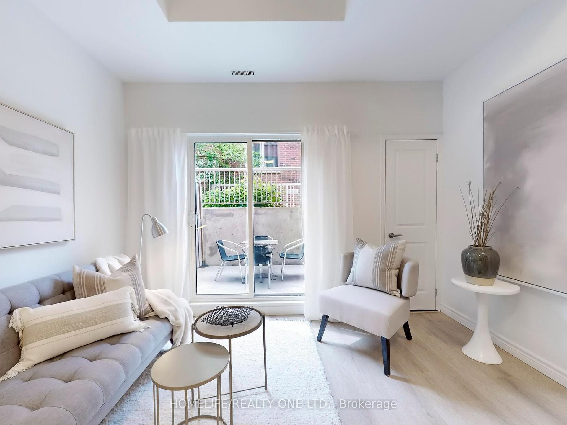 3 Bedrooms Condo at 21 Ruttan, Toronto For sale