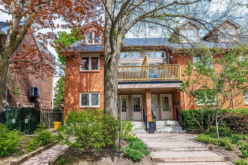 379 Albany