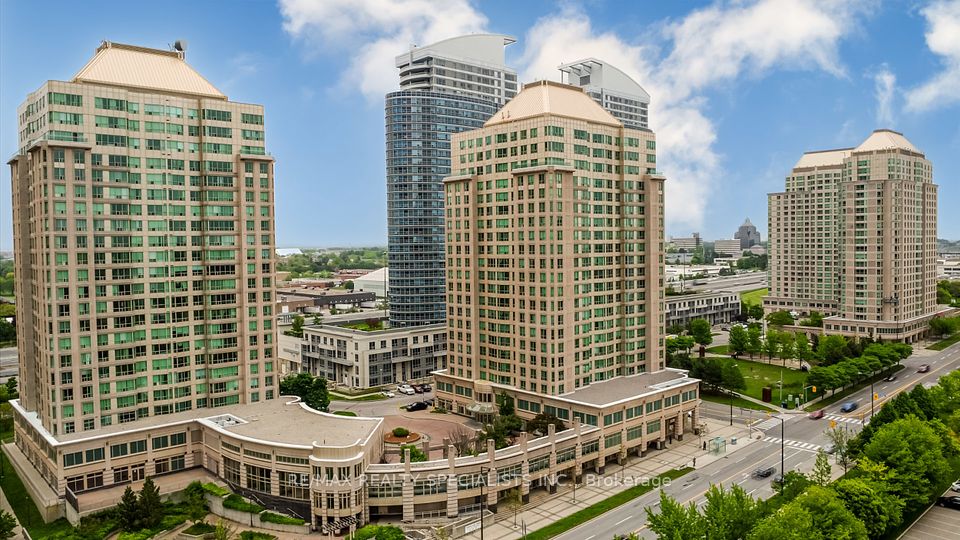 8 LEE CENTRE