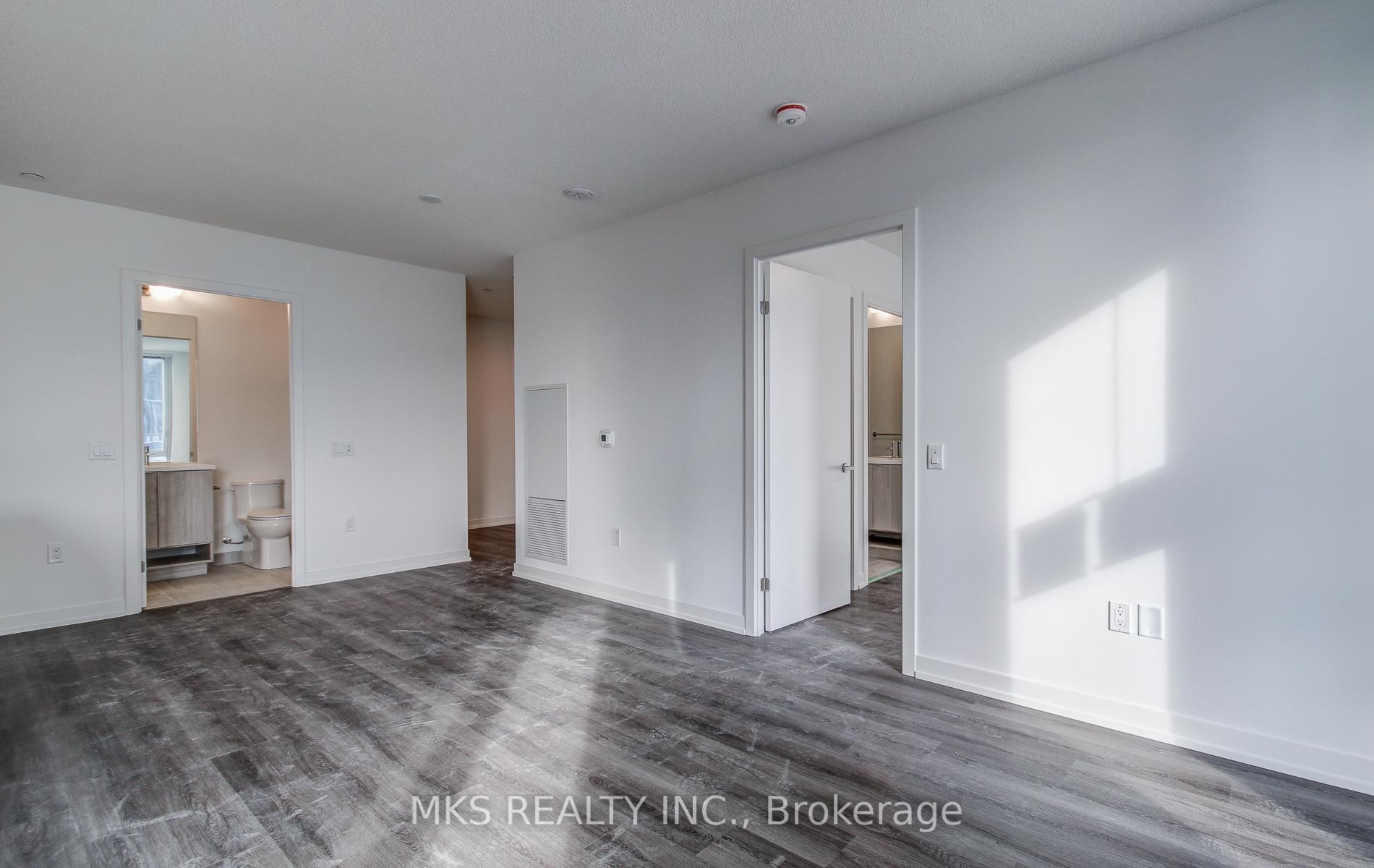 3 Bedrooms Condo at 138 Downes,  Toronto For sale