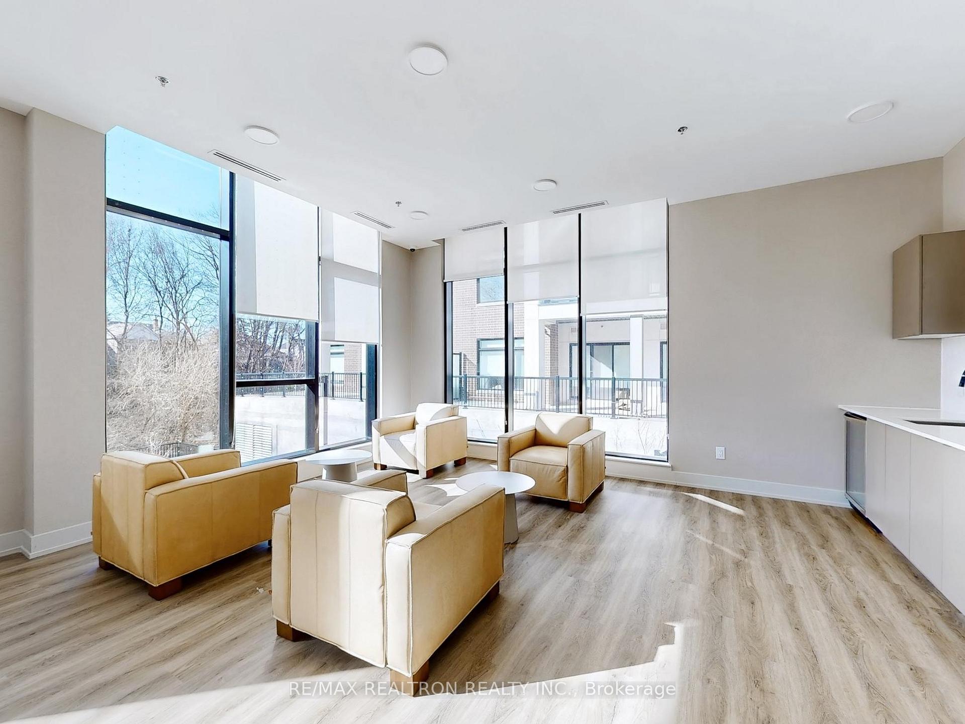 2 Bedrooms Condo at 160 Canon Jackson, Toronto For sale