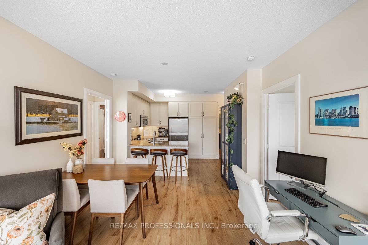 2 Bedrooms Condo at 2 Old Mill,  Toronto For sale