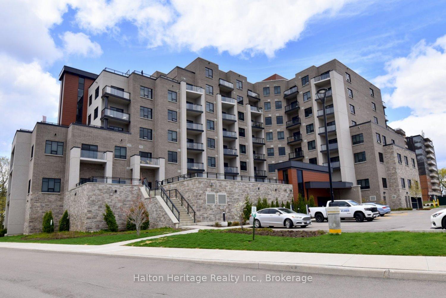 2 Bedrooms Condo at 30 Hamilton,  Hamilton For sale