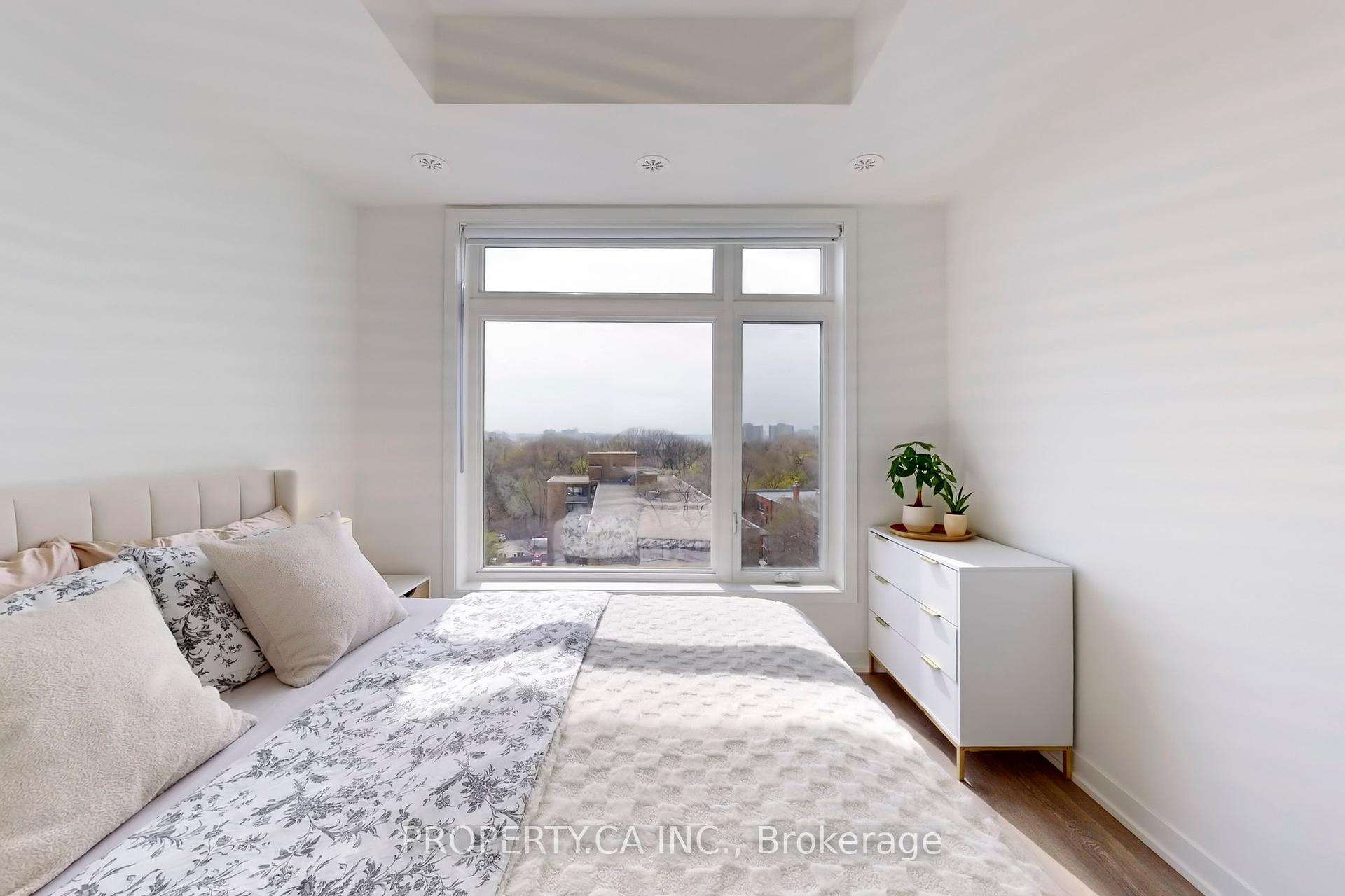 2 Bedrooms Condo at 165 Canon Jackson, Toronto For sale