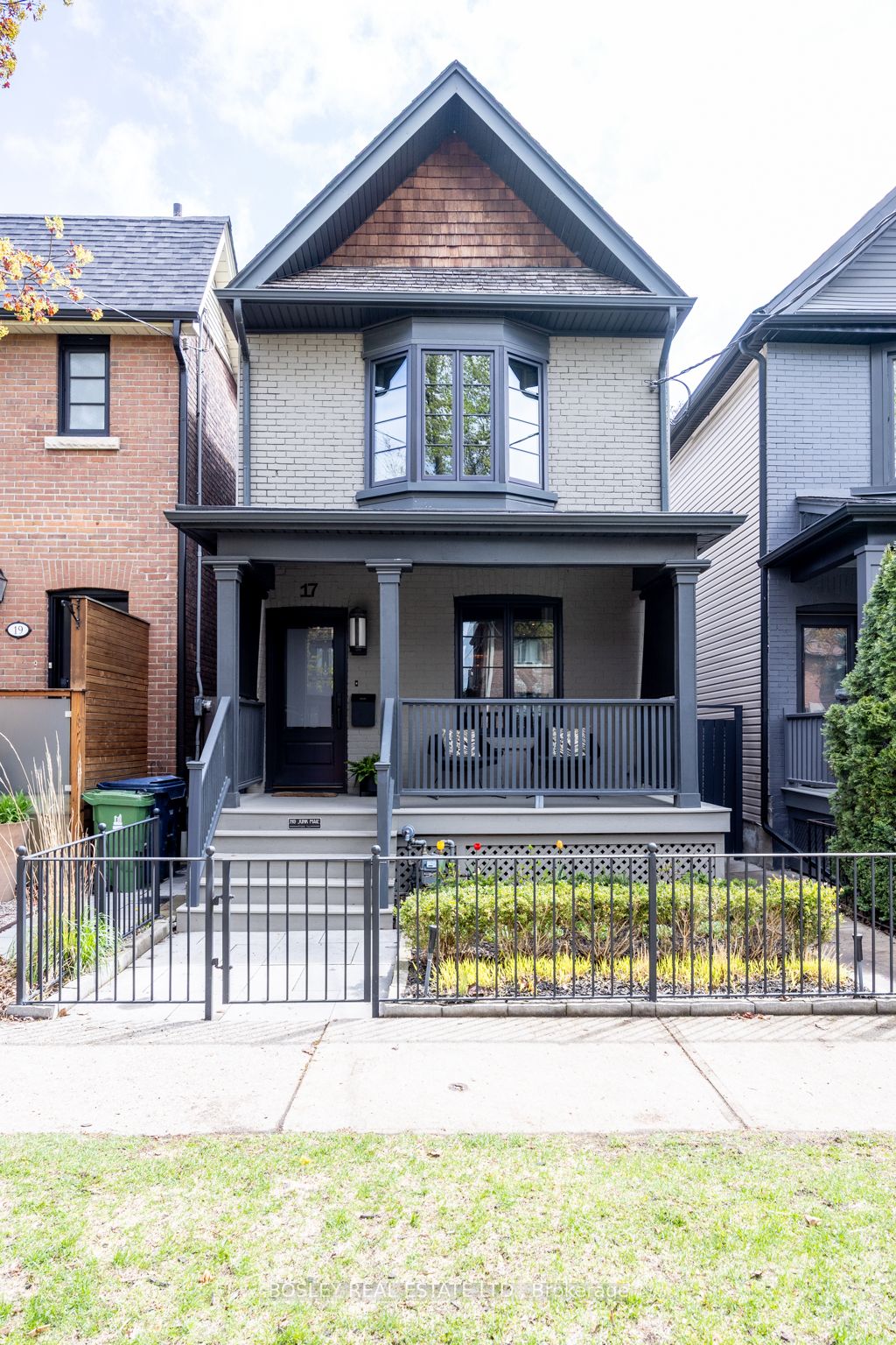 17 Fenwick Avenue, Toronto, ON M4K 3H2