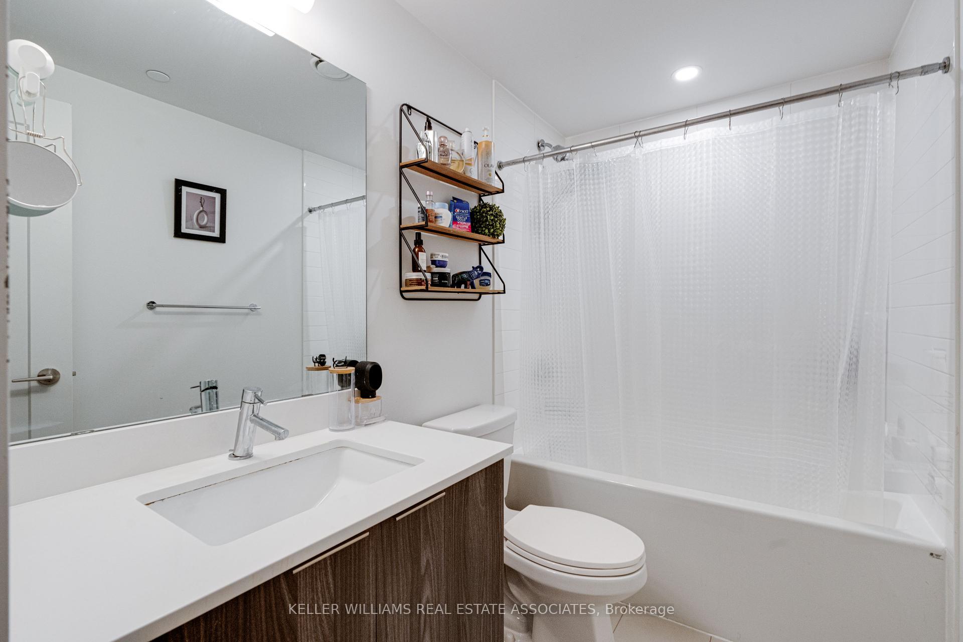 1 Bedroom Condo at 576 Front, Toronto For sale