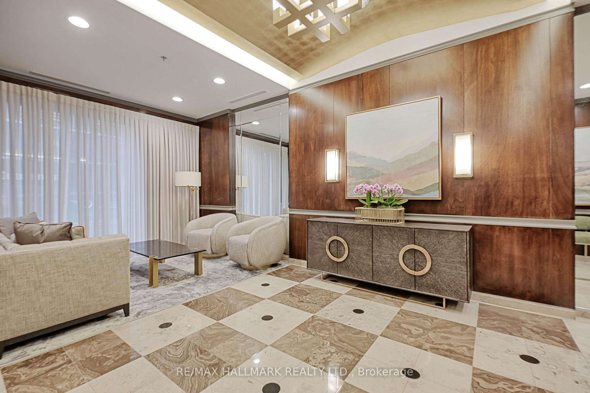 2 Bedrooms Condo at 388 Bloor, Toronto For sale