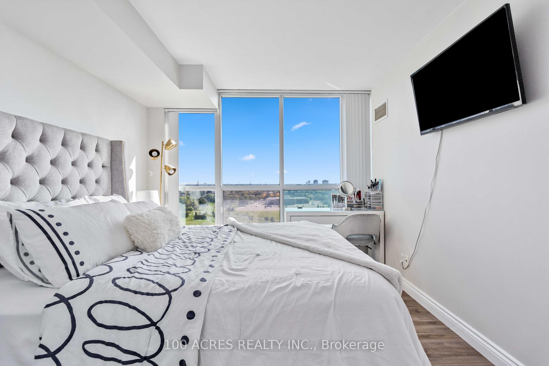 2 Bedrooms Condo at 4879 Kimbermount,  Mississauga For sale