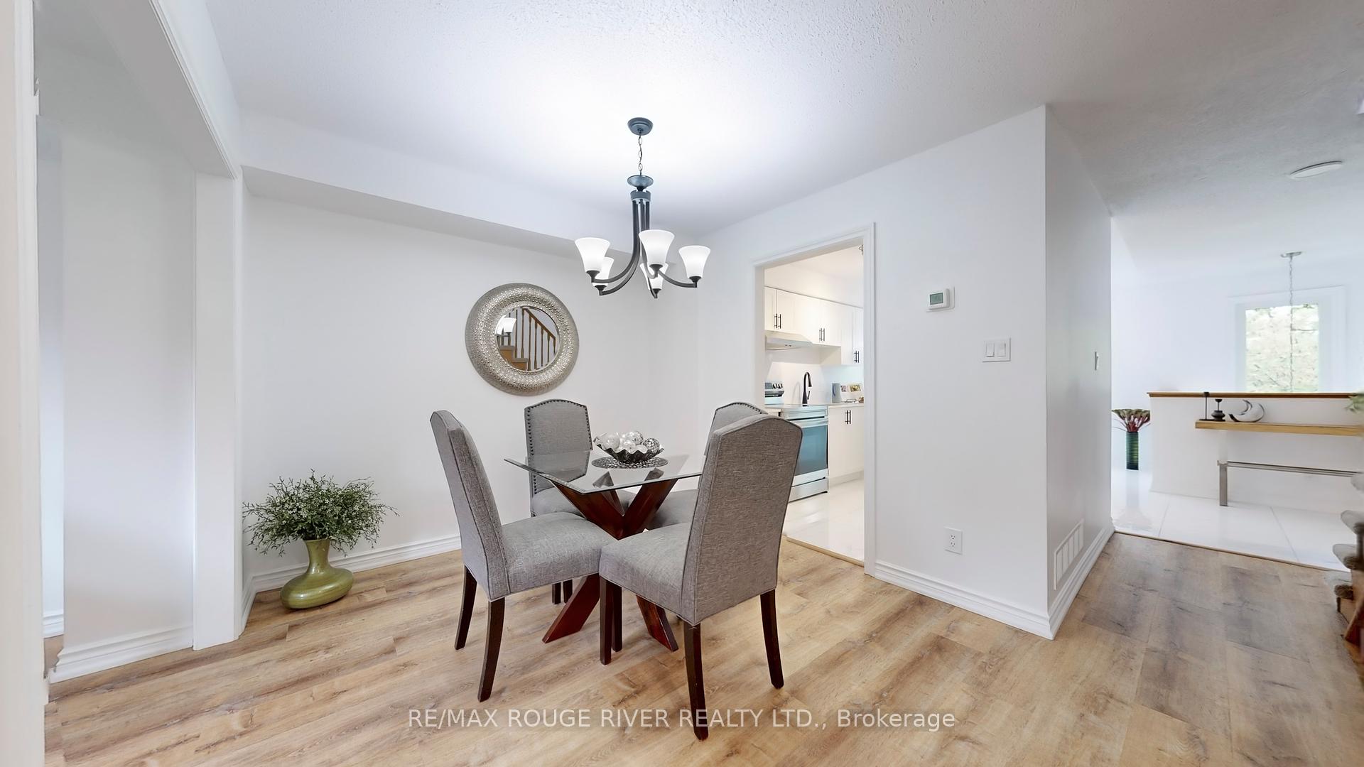 3 Bedrooms Condo at 2 Dowry, Toronto For sale