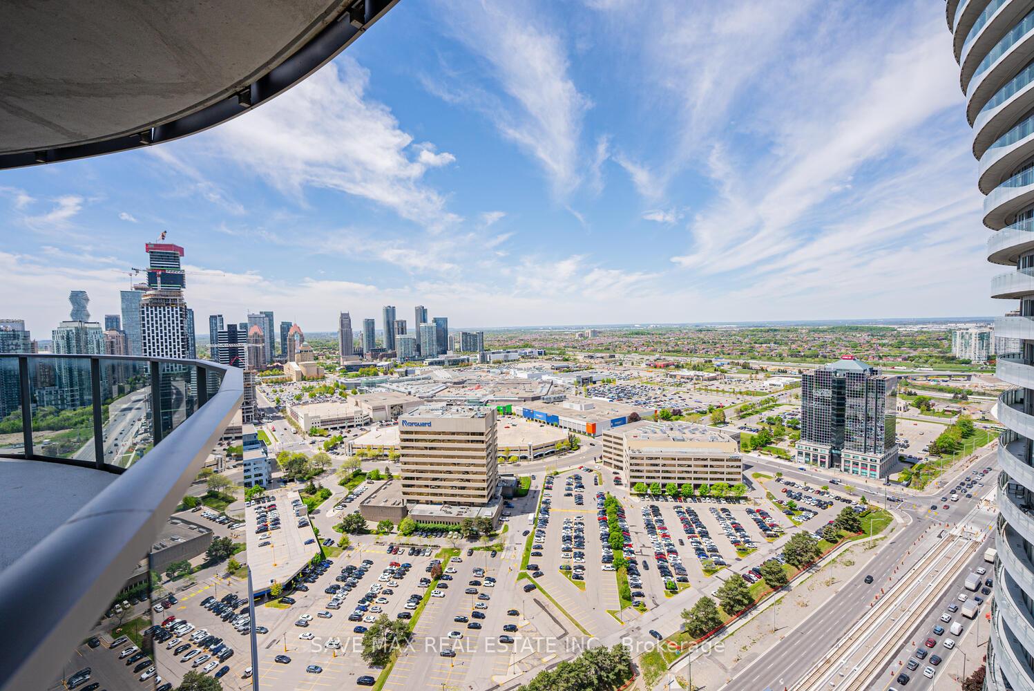 2 Bedrooms Condo at 60 Absolute, Mississauga For sale