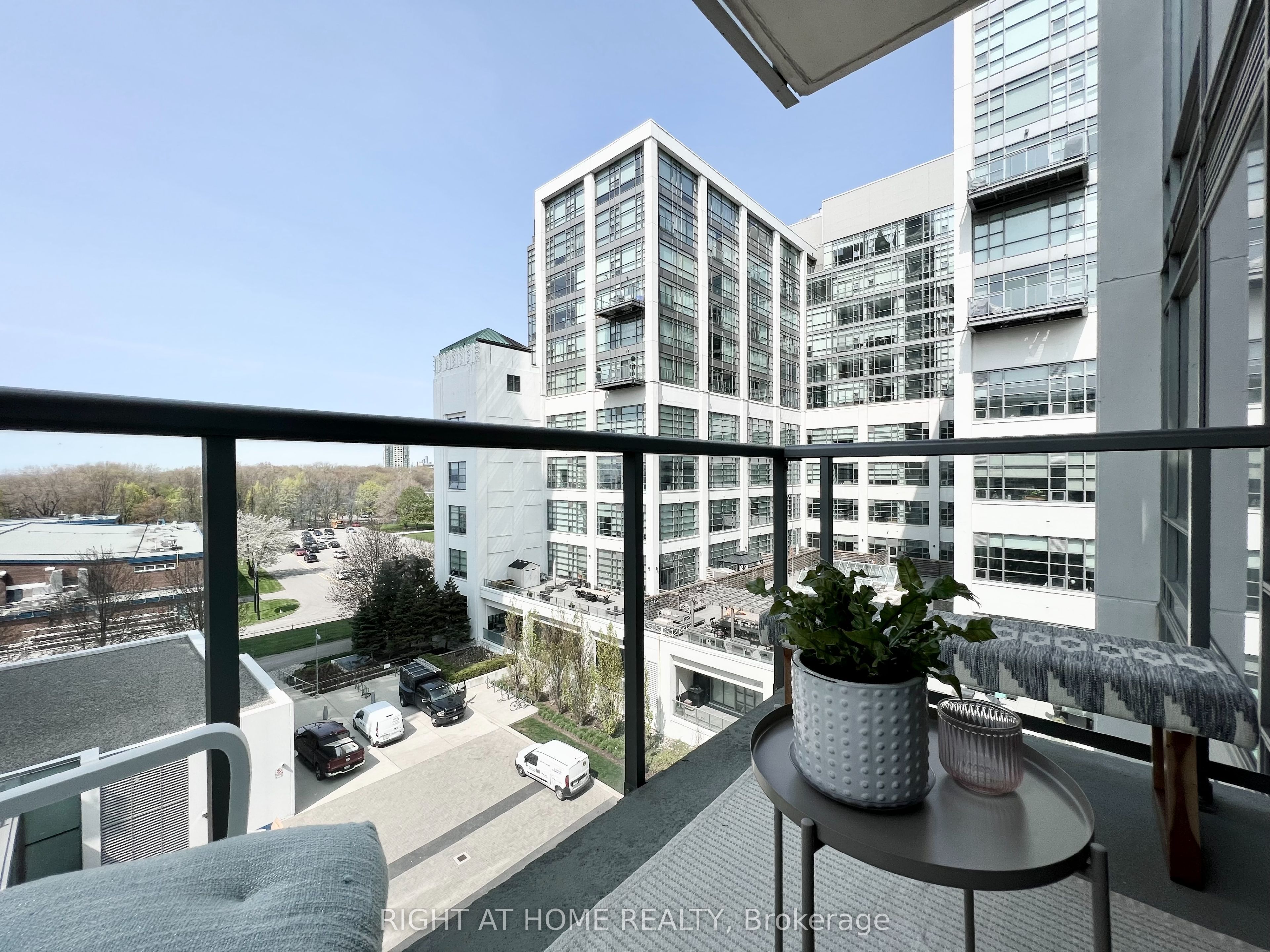 90 Stadium Road, #606