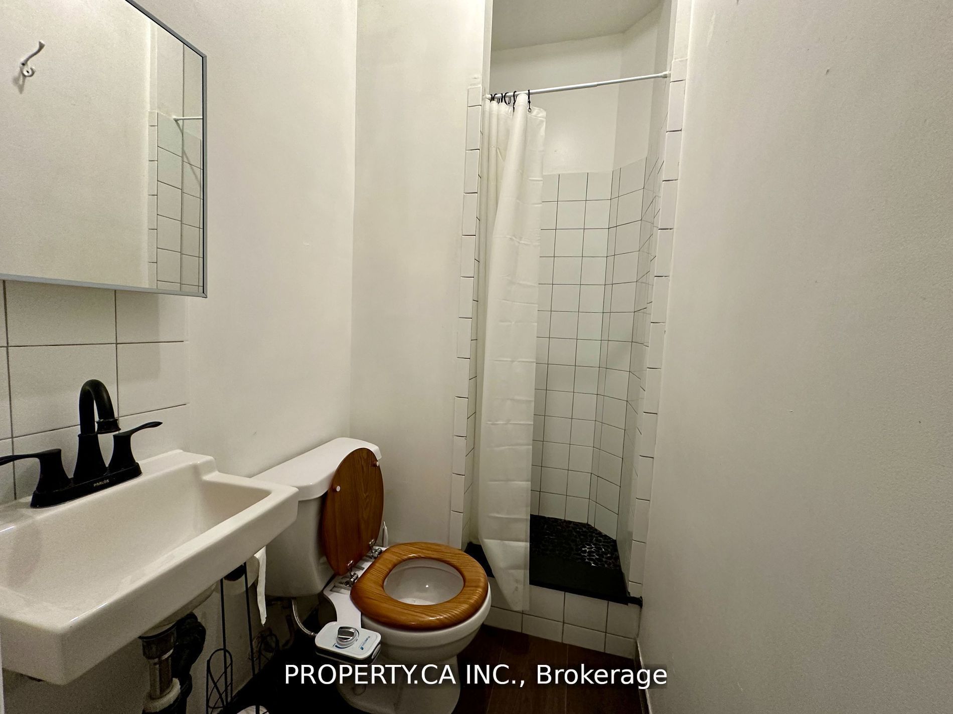 883 Queen Street W, #B1