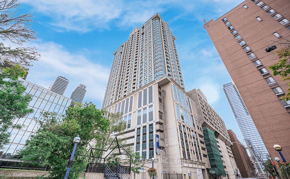 #1716 - 8 Park Road, Toronto, ON M4W 3S5