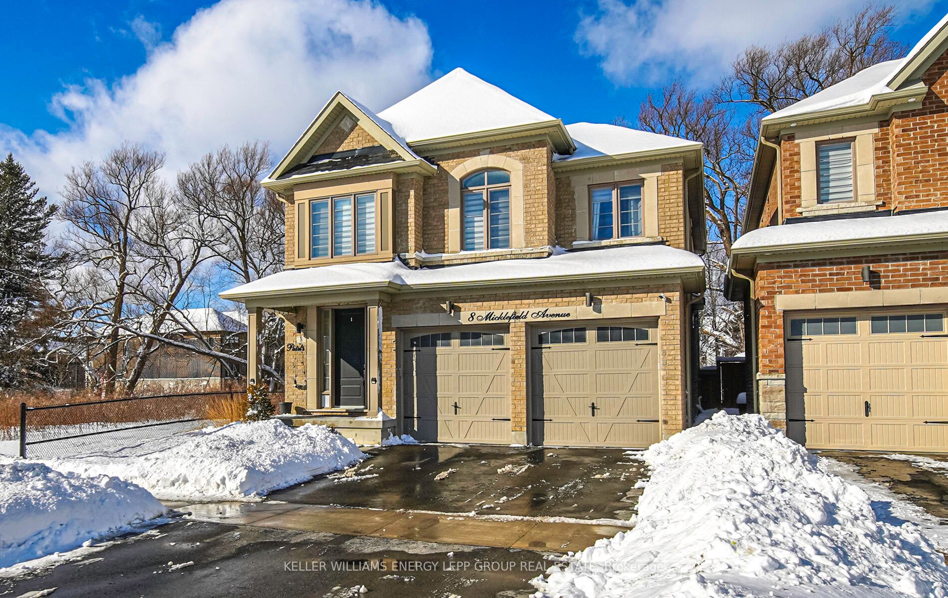 8 Micklefield Avenue, Whitby, ON L1P 0C3