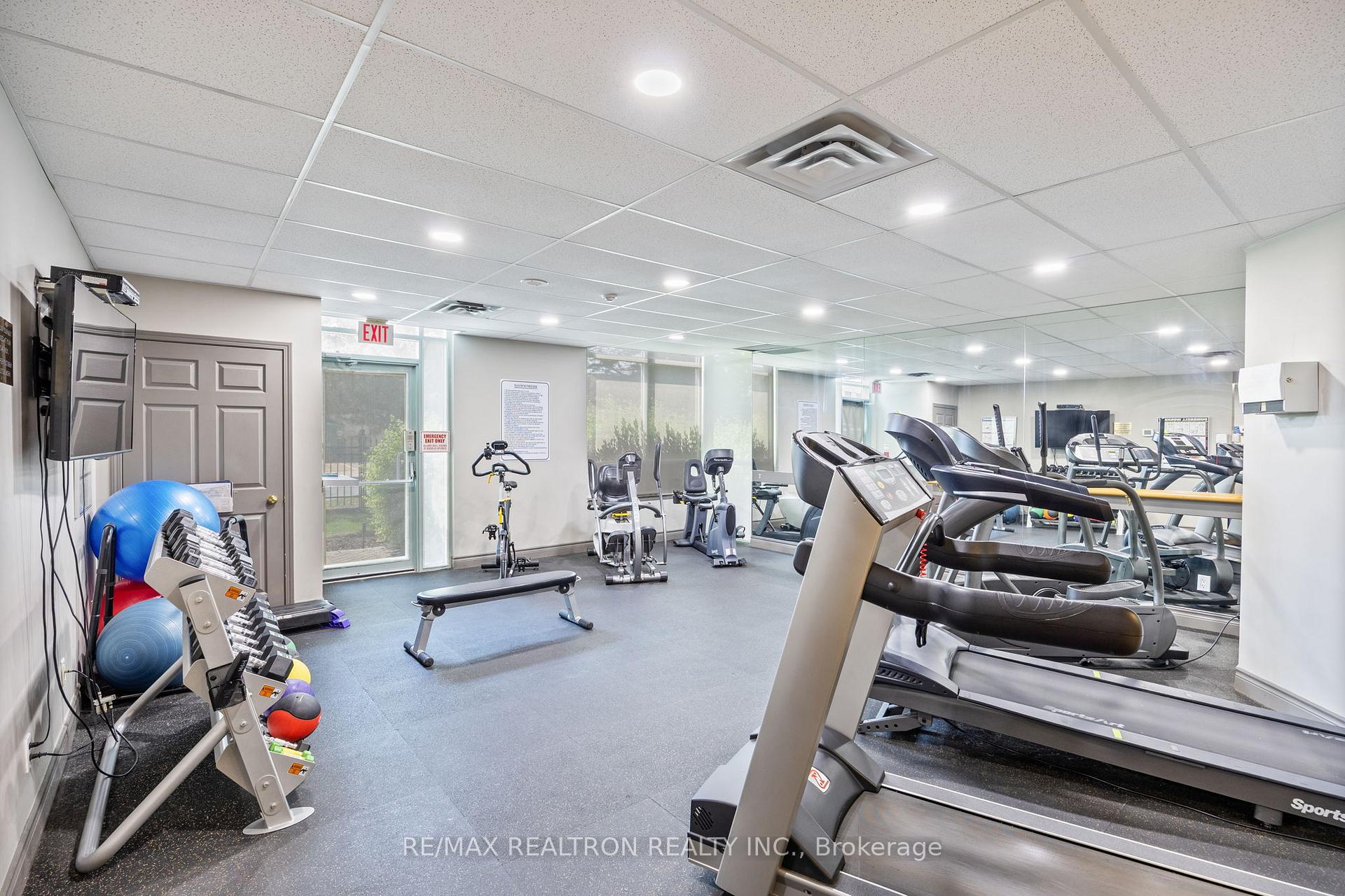 2 Bedrooms Condo at 8 Covington, Toronto For sale
