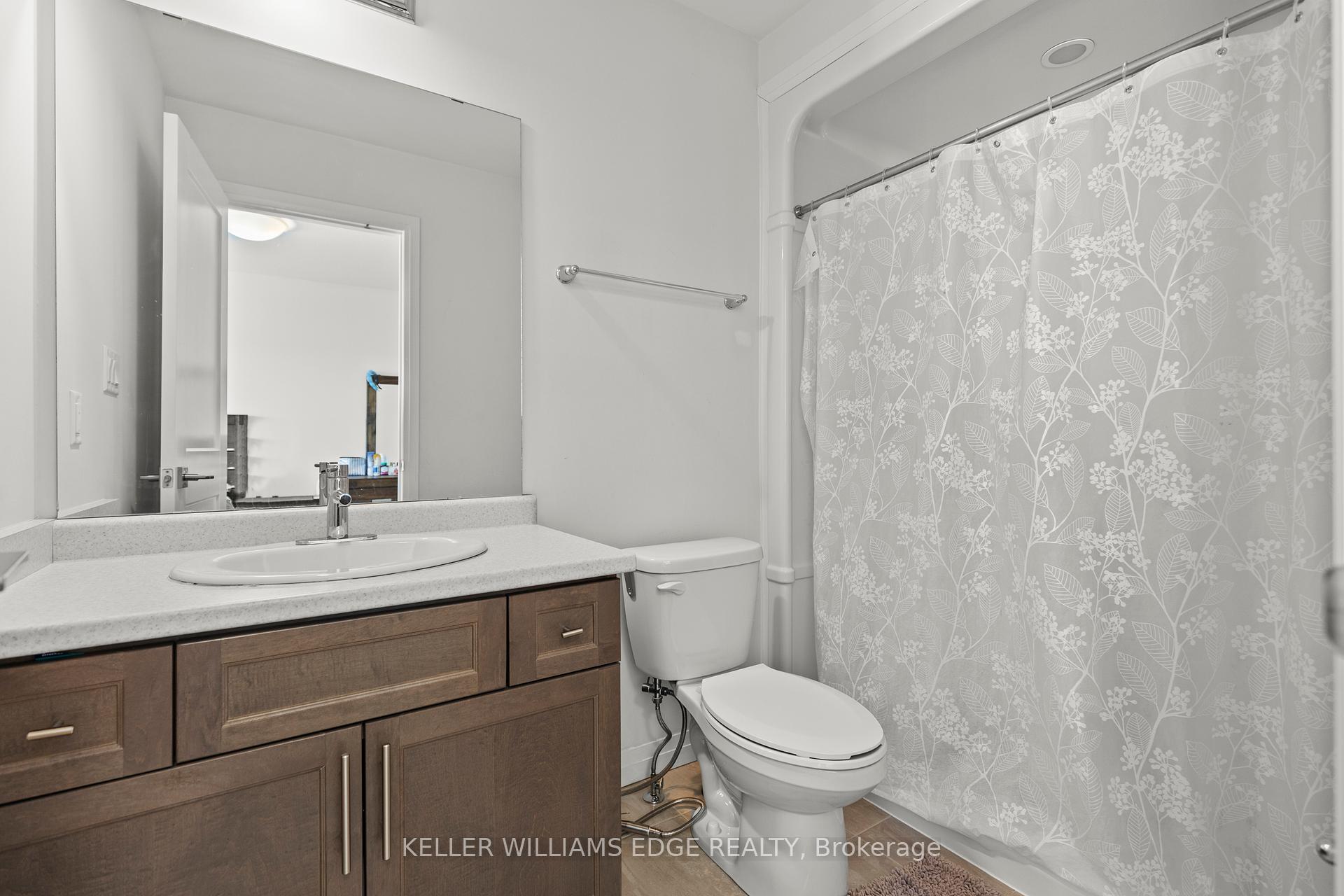 3 Bedrooms Condo at 30 Time Square, Hamilton For sale