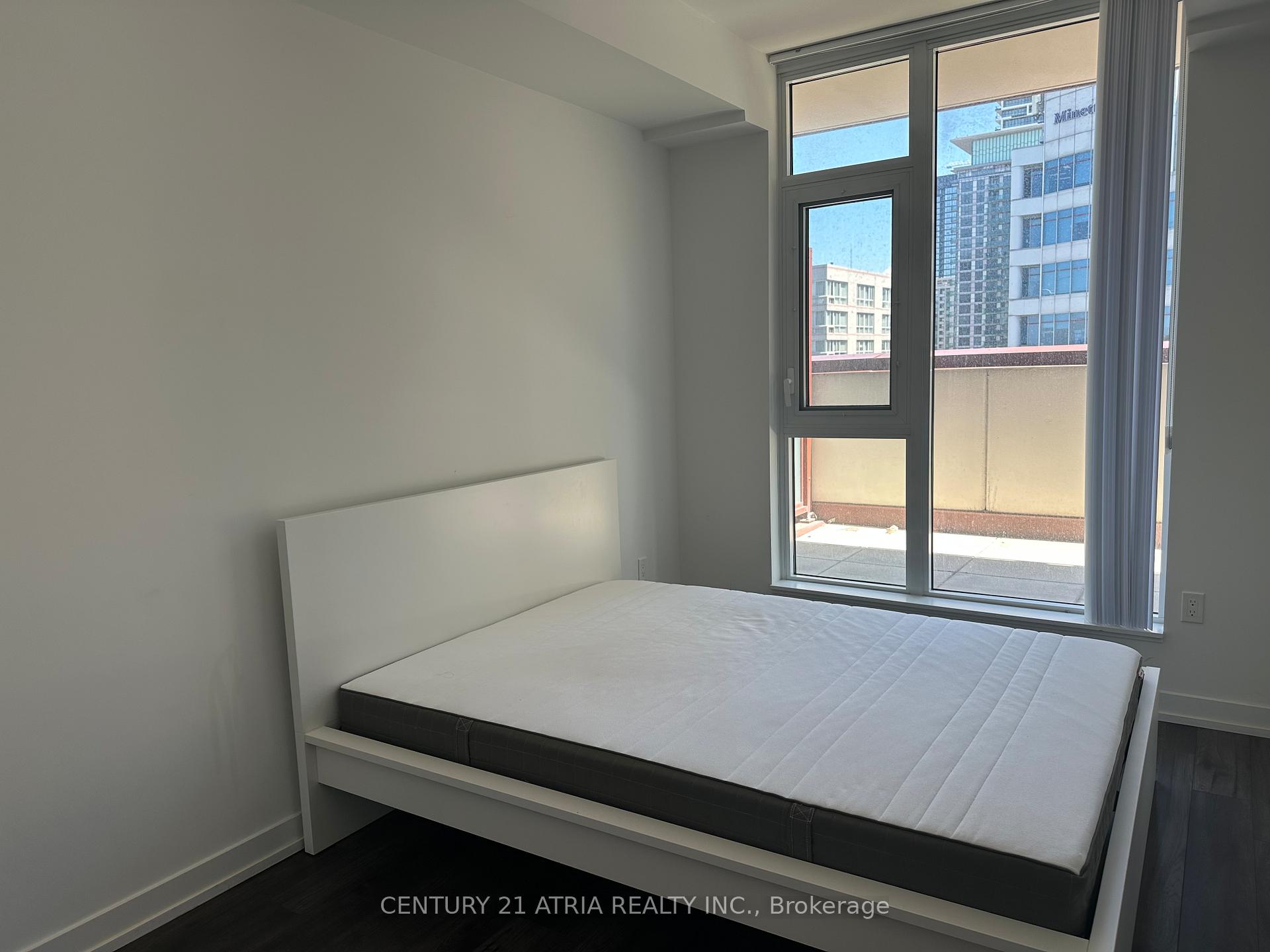 1 Bedroom Condo at 33 Helendale, Toronto For sale