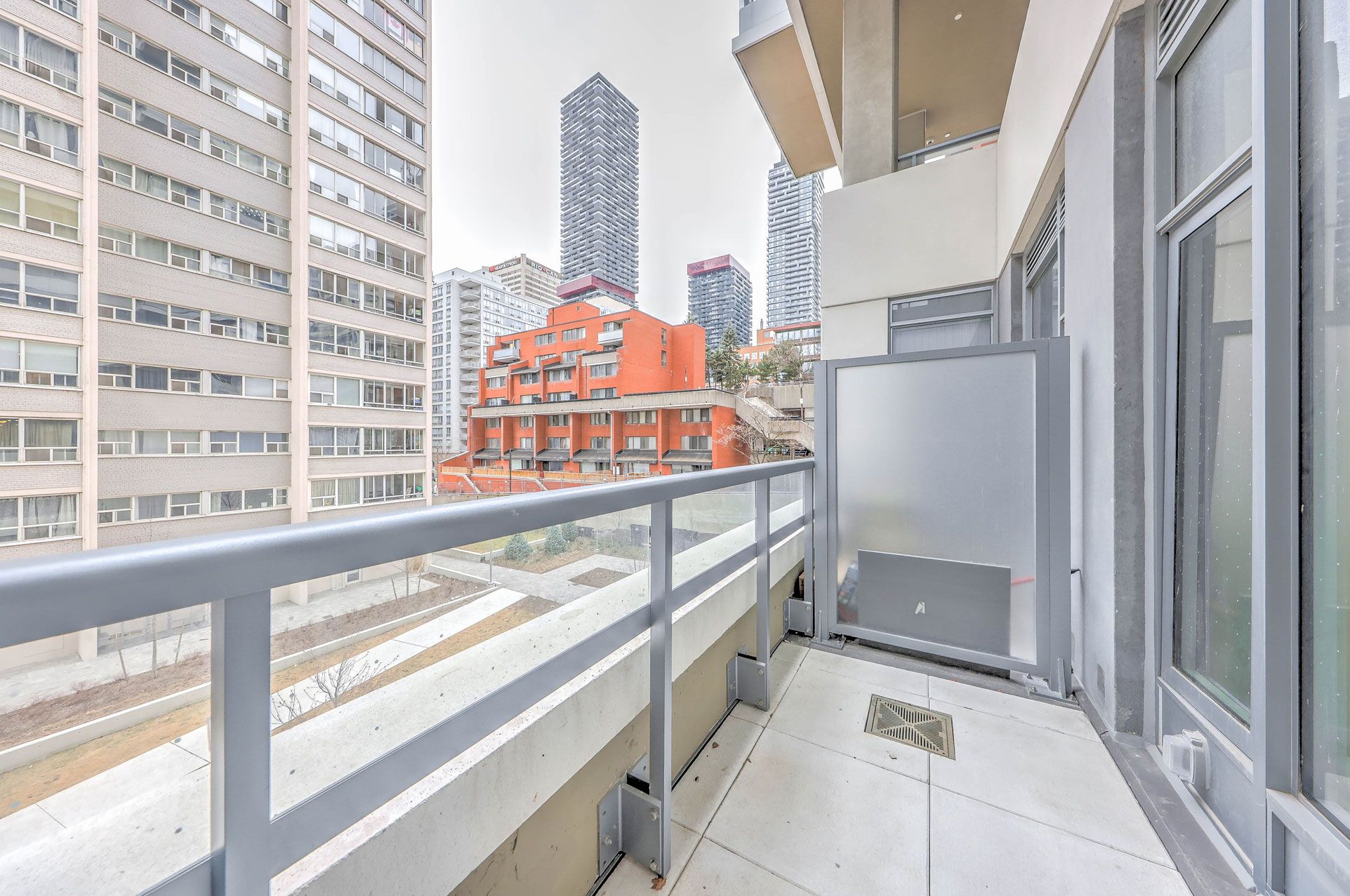 50 Dunfield Avenue 316