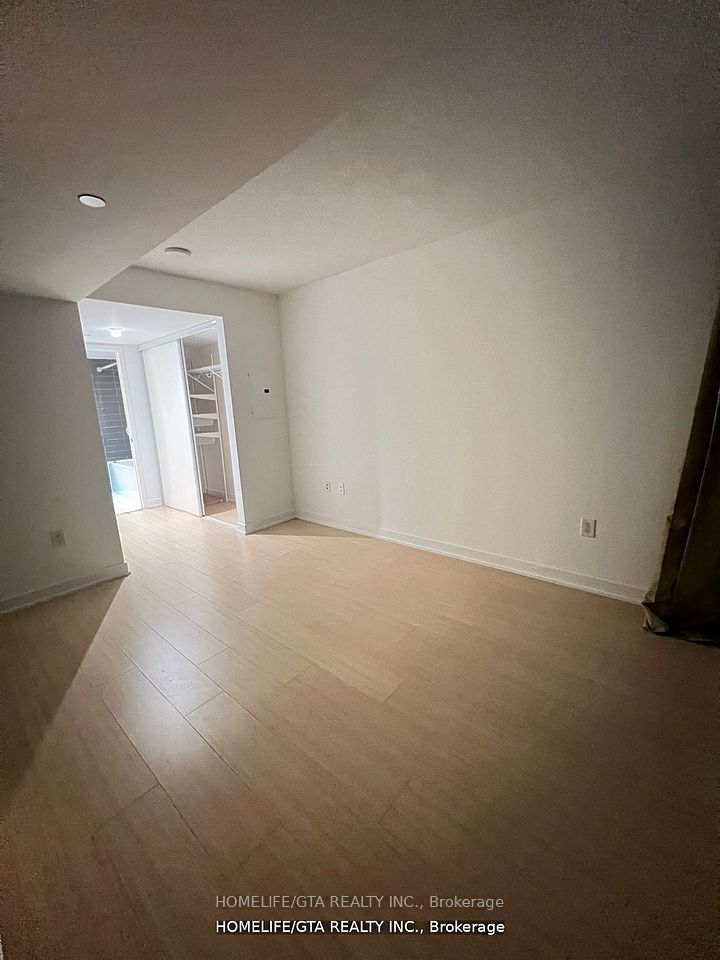 https://trreb-image.ampre.ca/ixo9pffgbM8Bn8LDGH77UDumvWiBvnKG7-nIJtOyRkM/rs:fit:960:960/wm:.5:so:0:50:.4/wmsh:10/wmt:PHNwYW4gZm9yZWdyb3VuZD0nd2hpdGUnIGZvbnQ9JzY4Jz5IT01FTElGRS9HVEEgUkVBTFRZIElOQy4sIEJyb2tlcmFnZTwvc3Bhbj4/L3RycmViL2xpc3RpbmdzLzQwLzg4LzQyLzk4L3AvZjllZjdlY2MtYzE1OC00NzEyLWIwNzEtOTE0ZGE2ZGMyMTE0LmpwZw.jpg