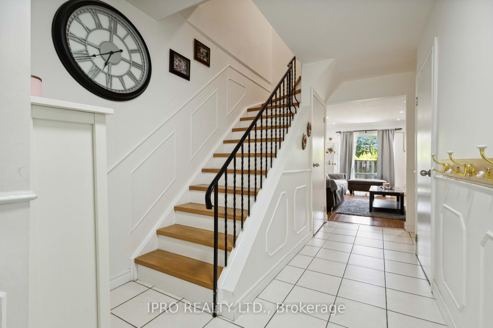 5 Bedrooms Condo at 50 Bridletowne, Toronto For sale