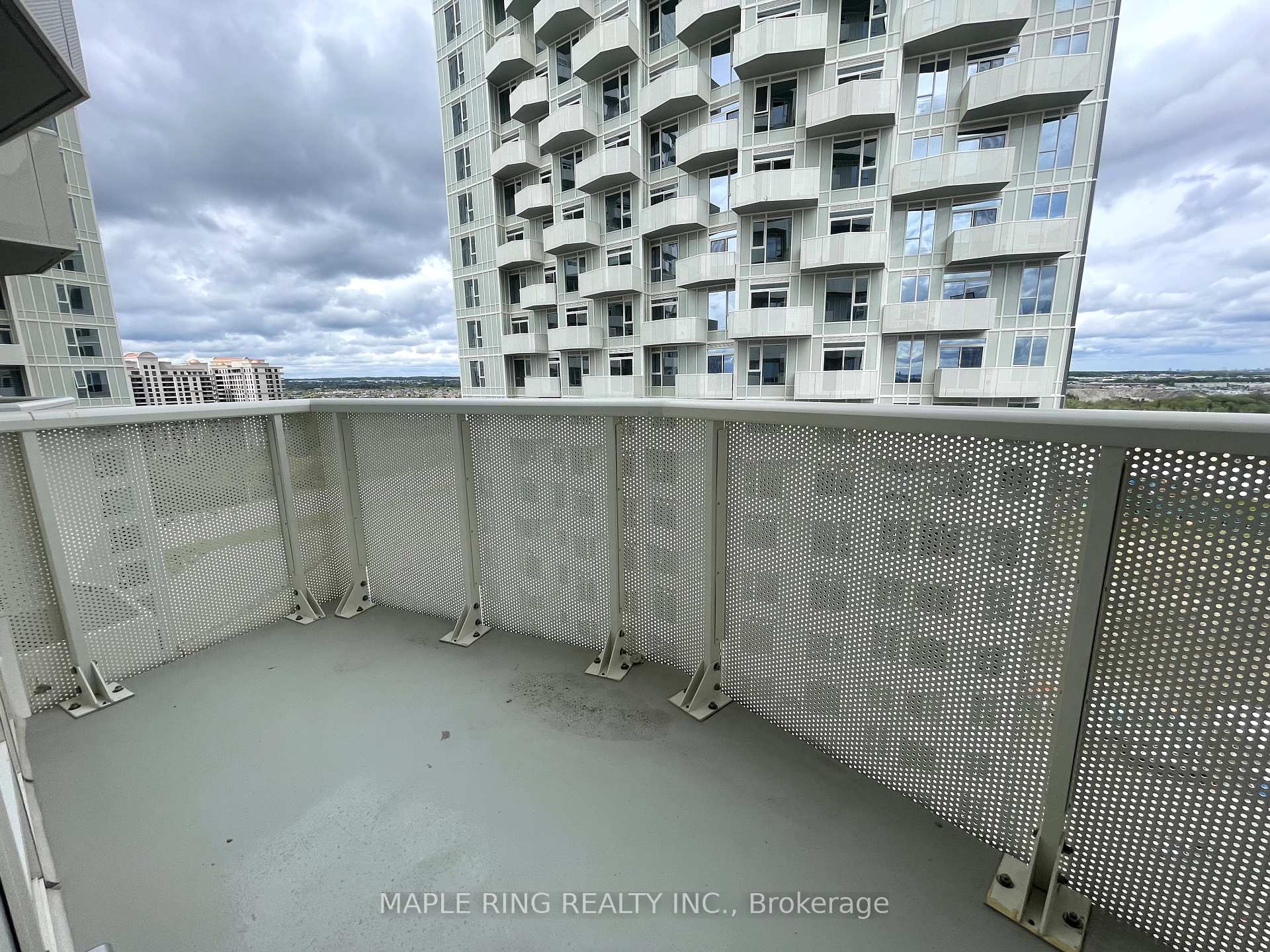2 Bedrooms Condo at 10 Abeja, Vaughan For sale