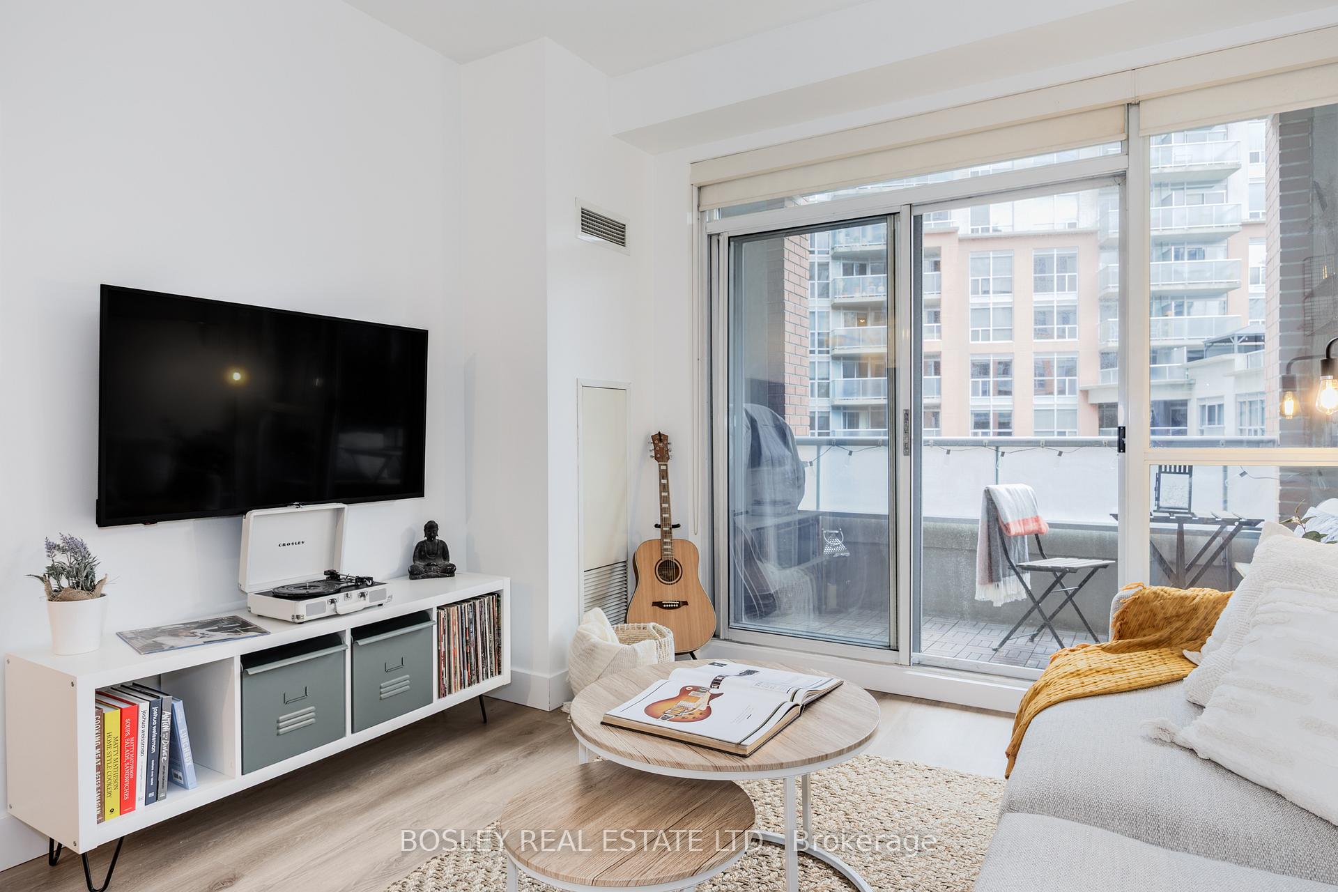 1 Bedroom Condo at 1 Shaw, Toronto For sale