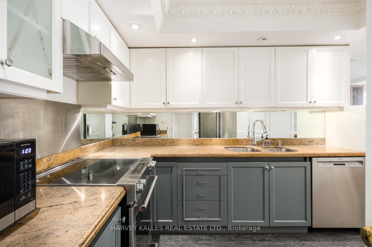 2 Bedrooms Condo at 1166 Bay, Toronto For sale