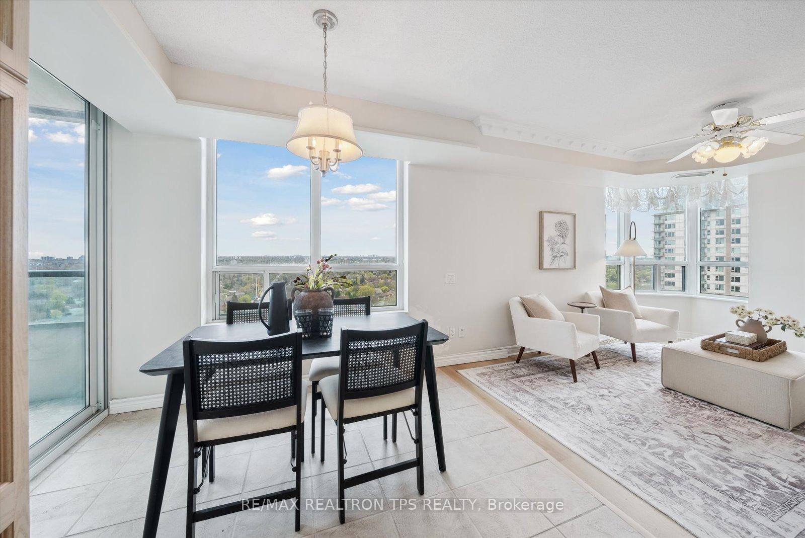 3 Bedrooms Condo at 61 Town Centre, Toronto For sale