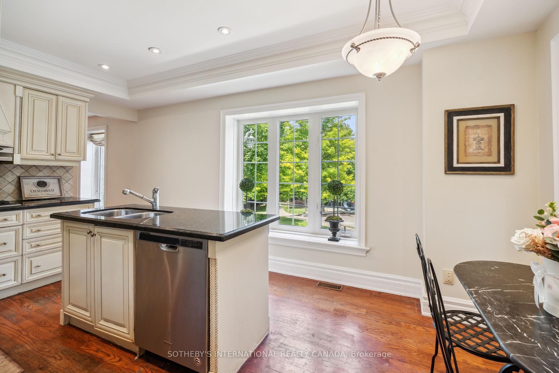 3 Bedrooms Condo at 16 Relmar, Toronto For sale