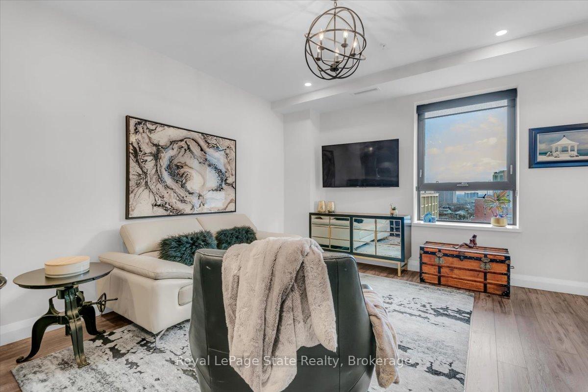 1 Bedroom Condo at 118 KING,  Hamilton For sale