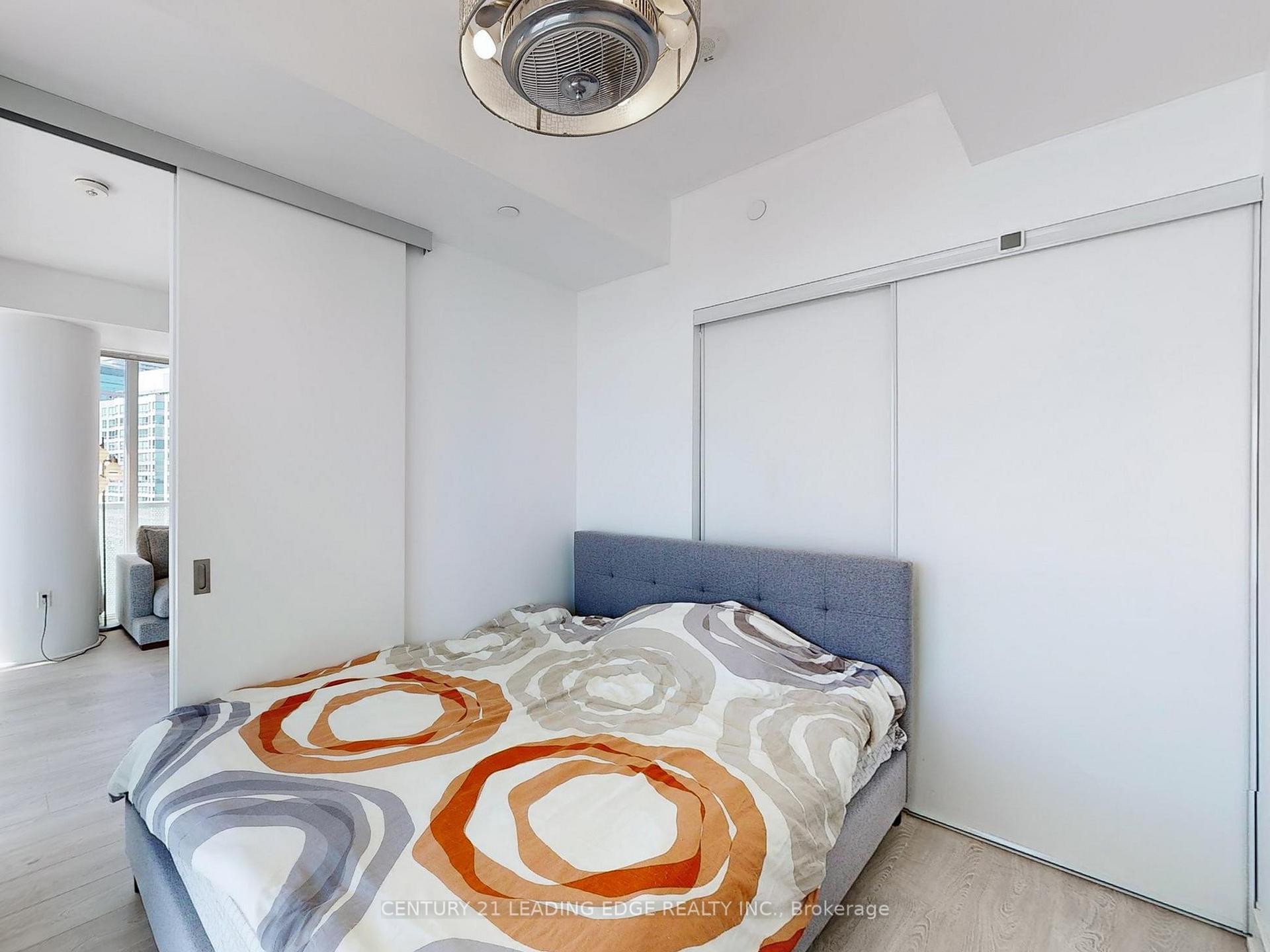 1 Bedroom Condo at 15 Queens,  Toronto For sale
