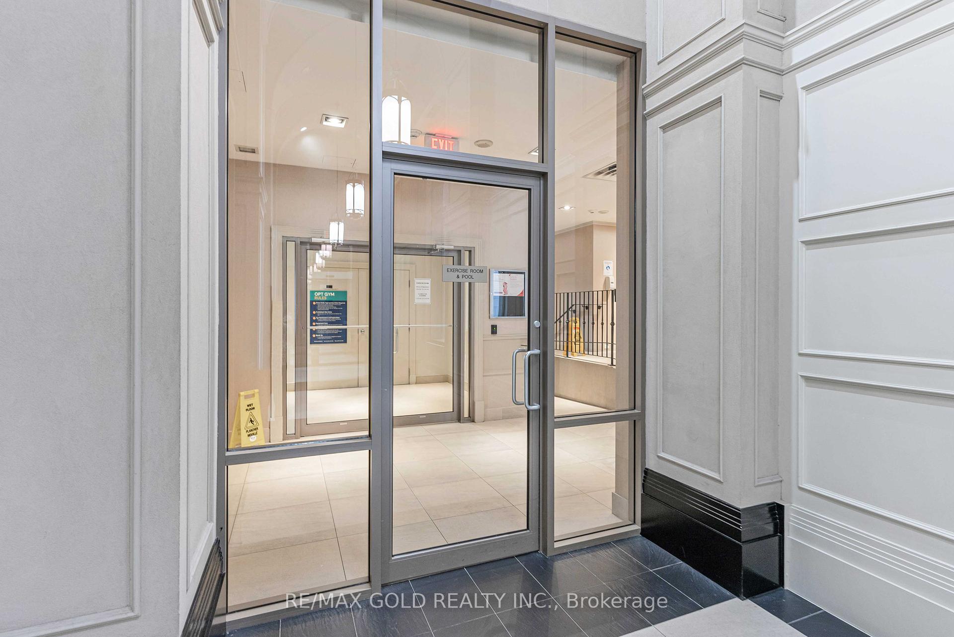 2 Bedrooms Condo at 388 Prince Of Wales, Mississauga For sale